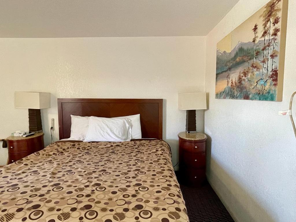 Queen Room photo 3
