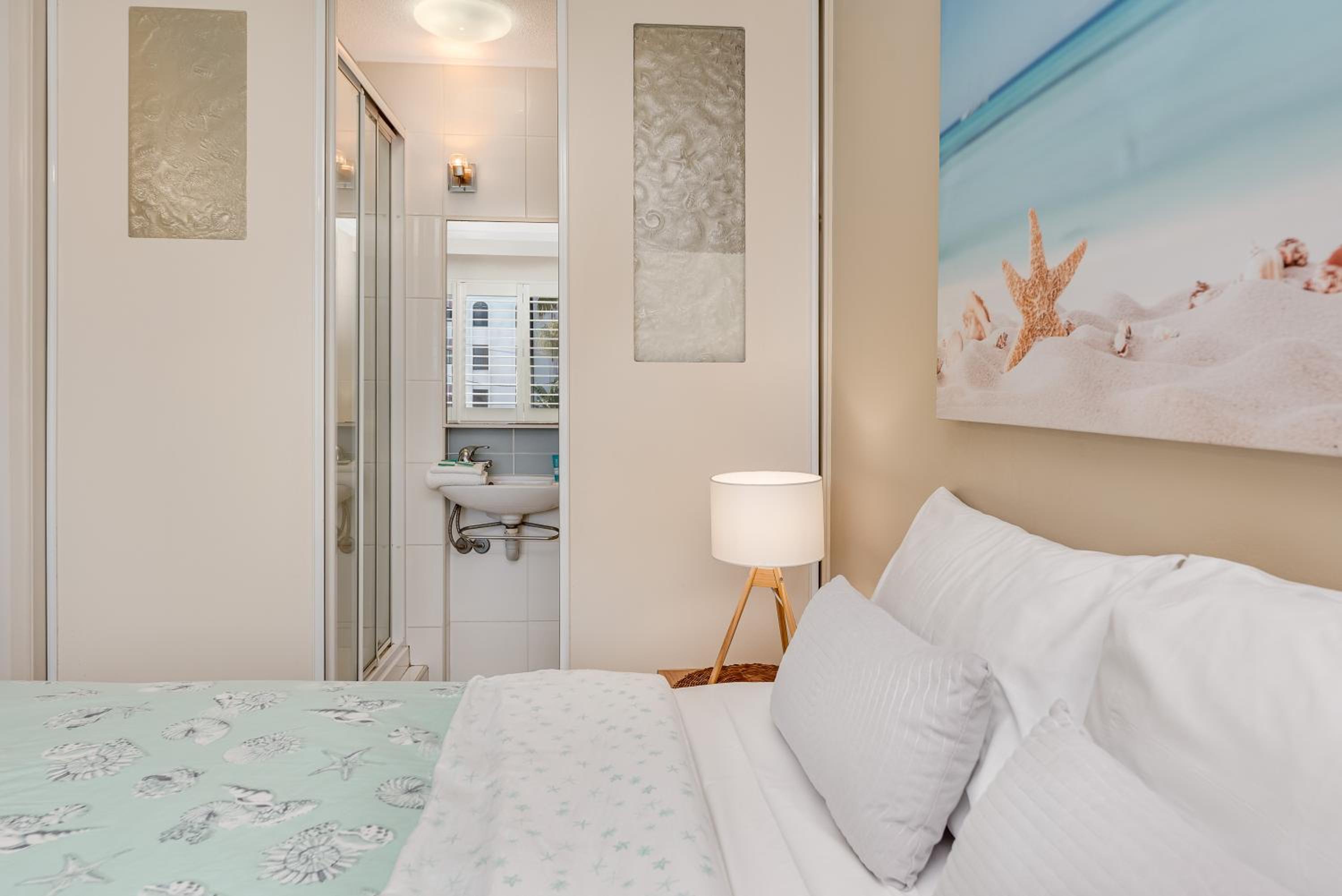 Two-Bedroom Apartment with Sea View photo 3