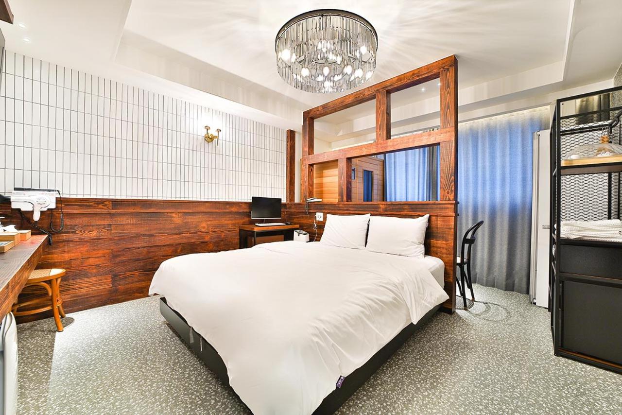 Standard Suite - Photo 1