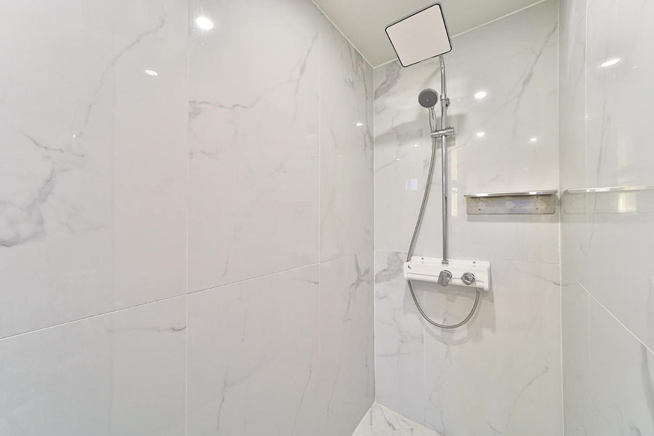 Standard Suite - Photo 3