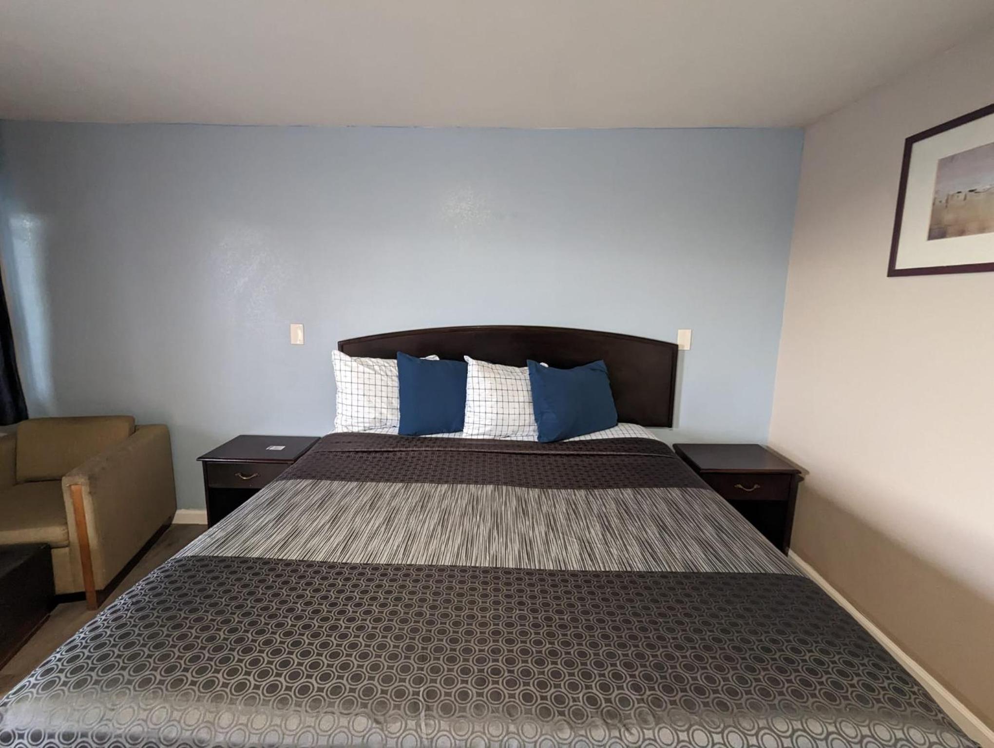 Deluxe King Room - Photo 2