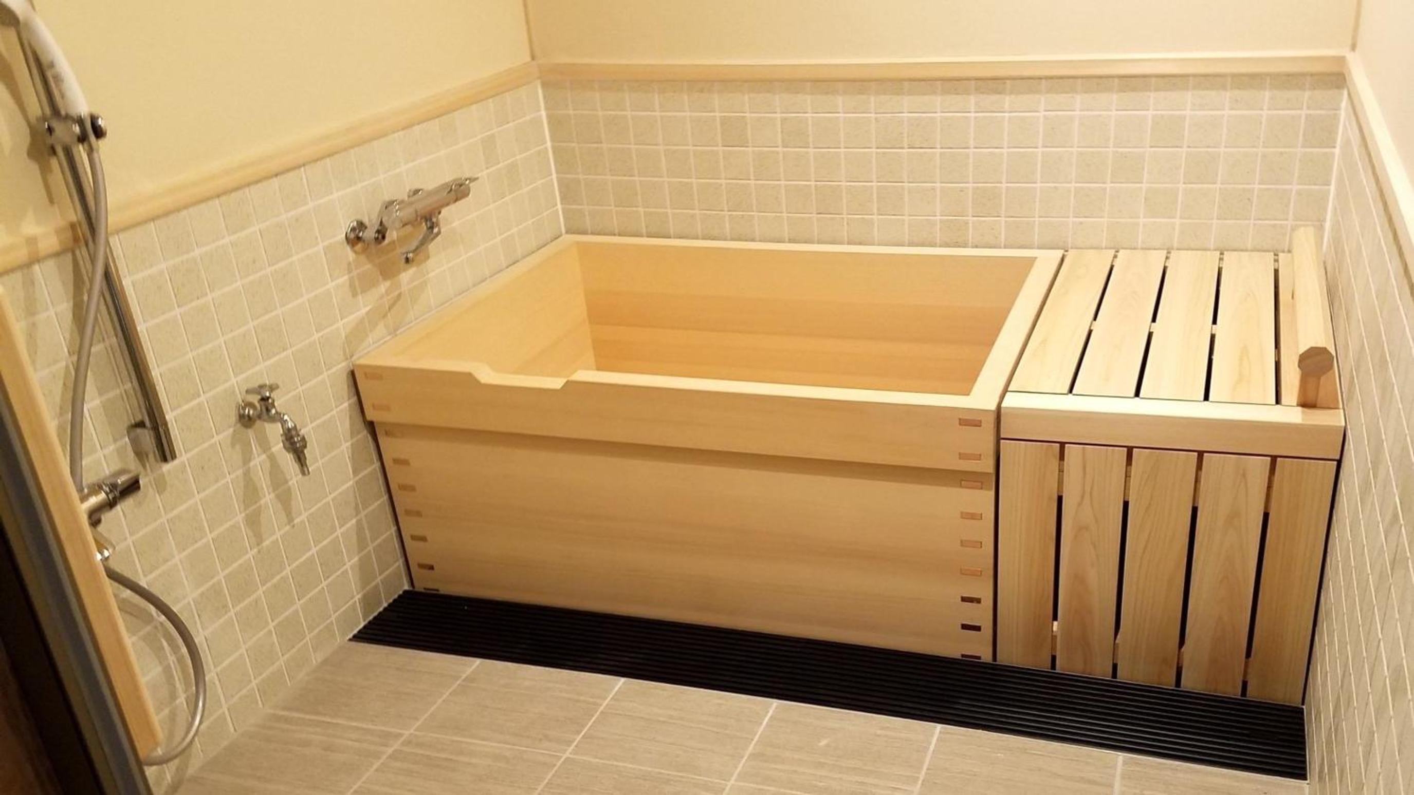 Deluxe Triple Room with Bathtub - Non-Smoking photo 2
