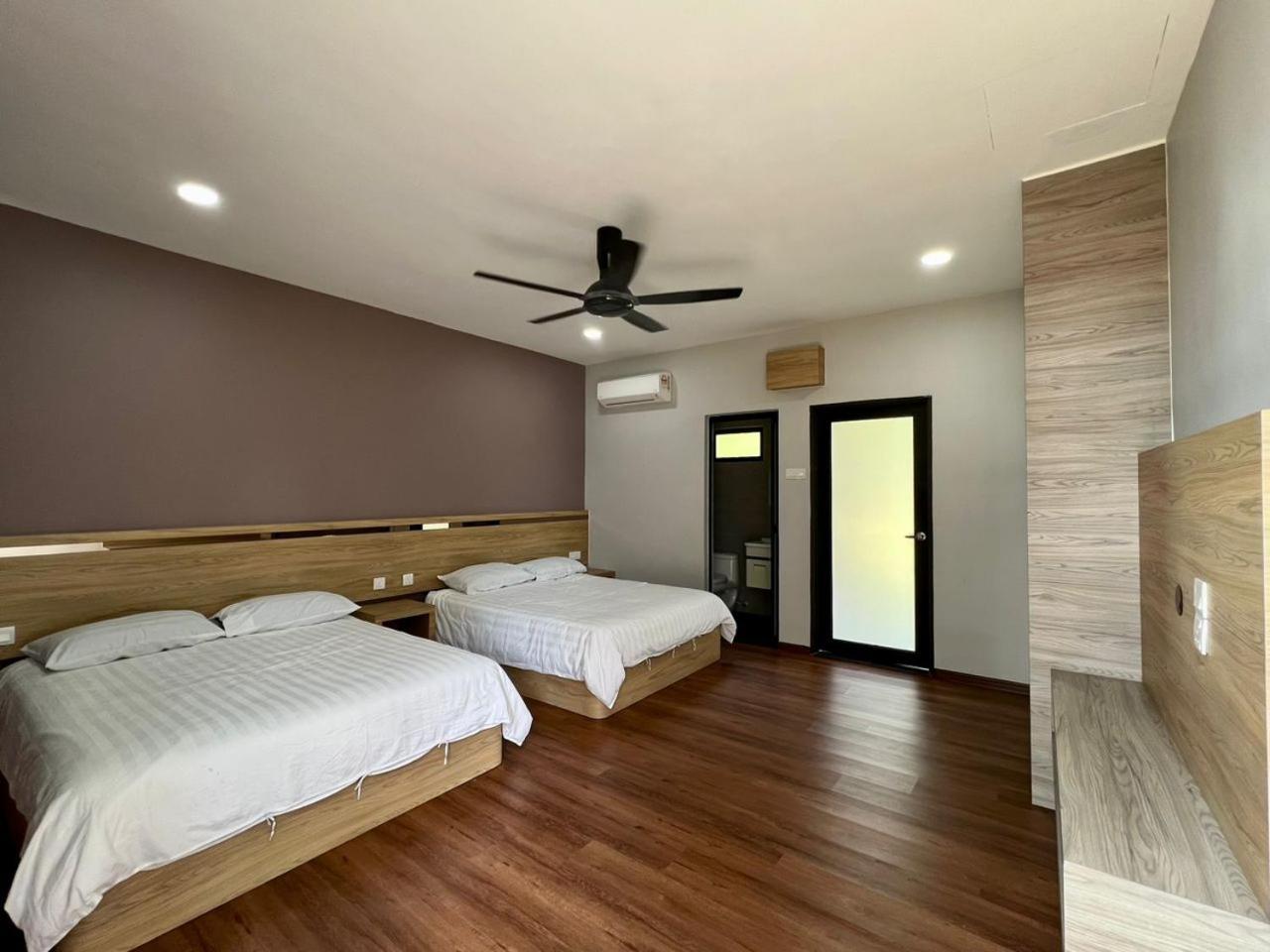 Family Room - Photo 4