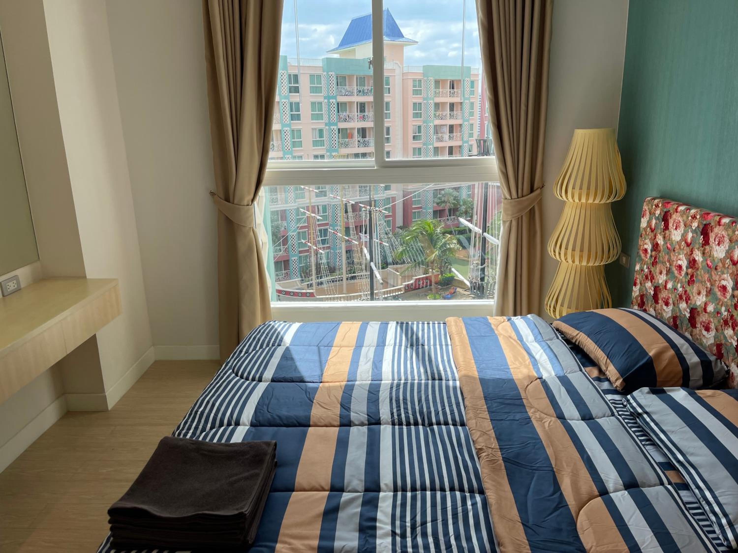One-Bedroom Apartment with Balcony photo 1