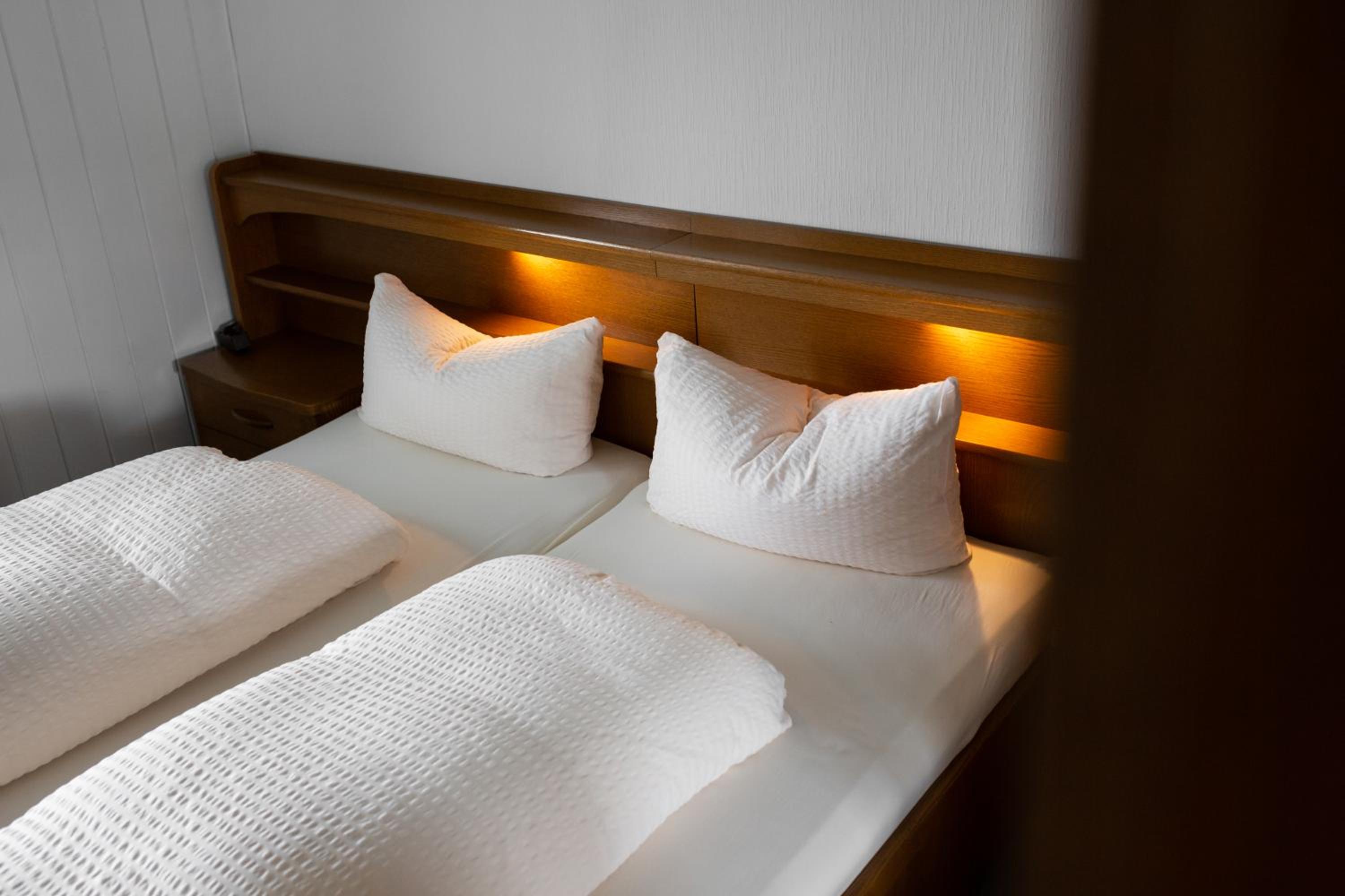 Standard Double Room - Photo 3