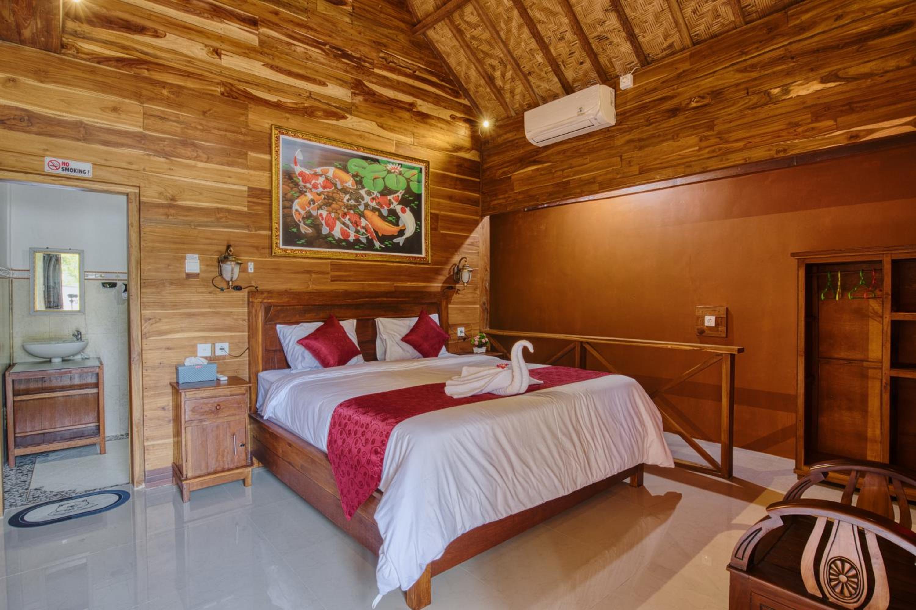 Deluxe Double Room with Balcony - Photo 3