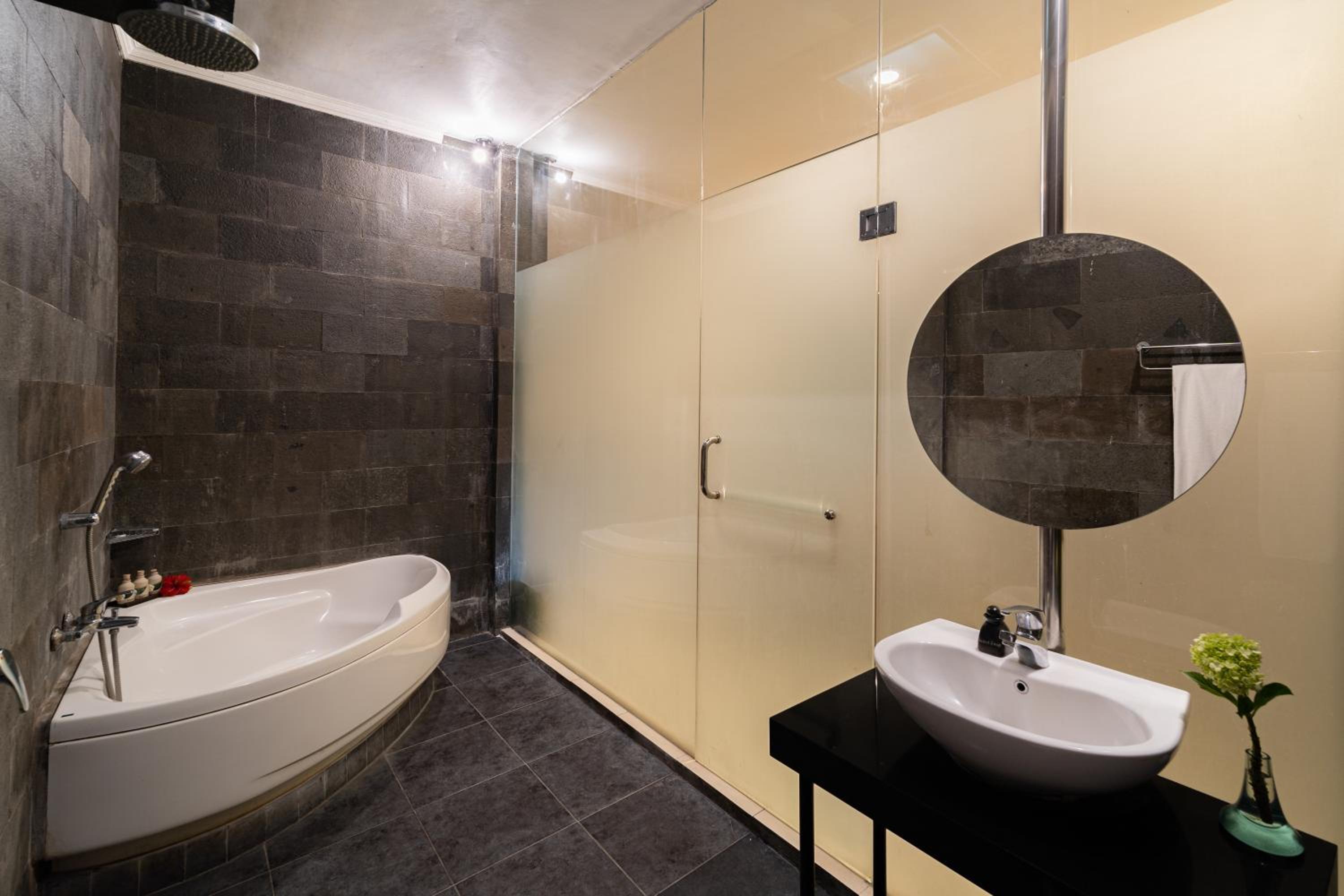 Suite with Free Benefit photo 2