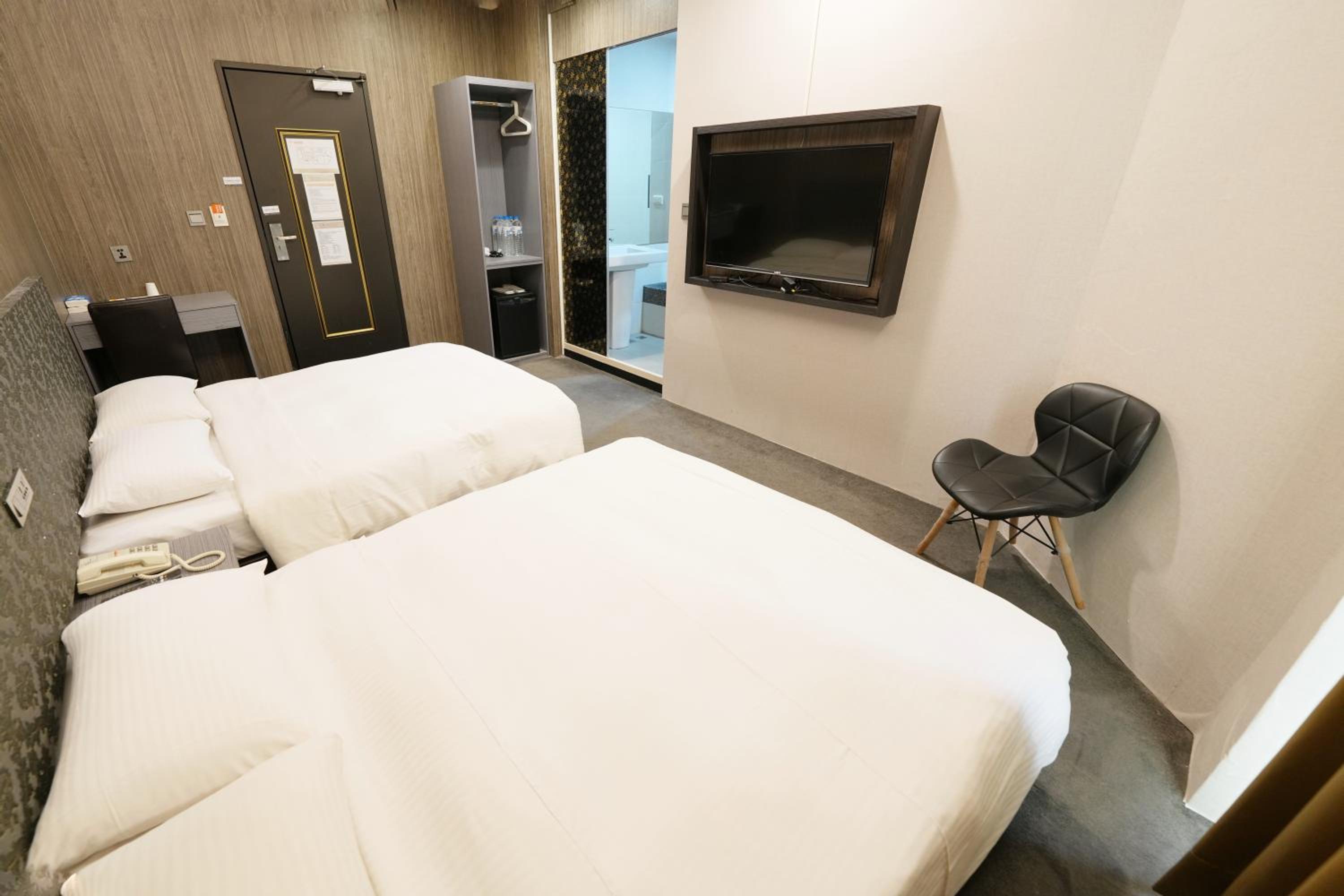 Deluxe Quadruple Room