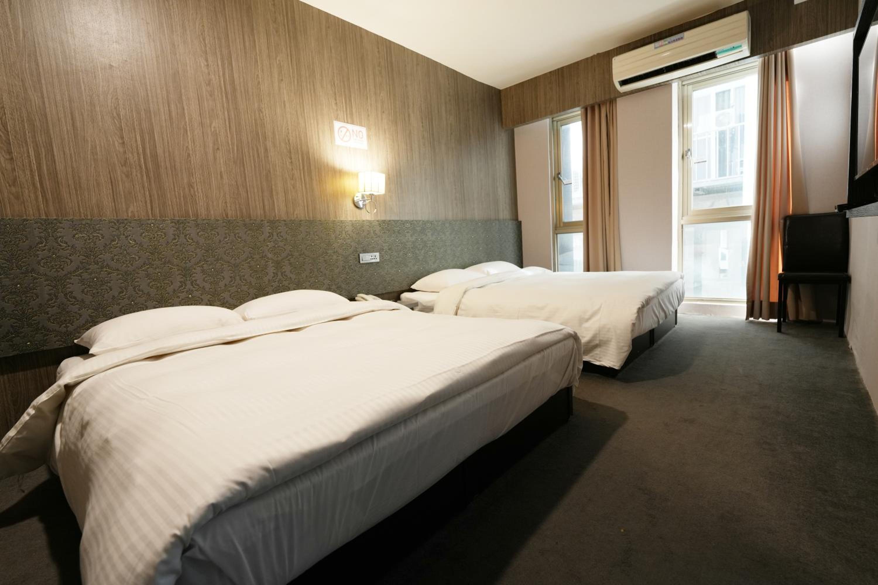 Exquisite Quadruple Room