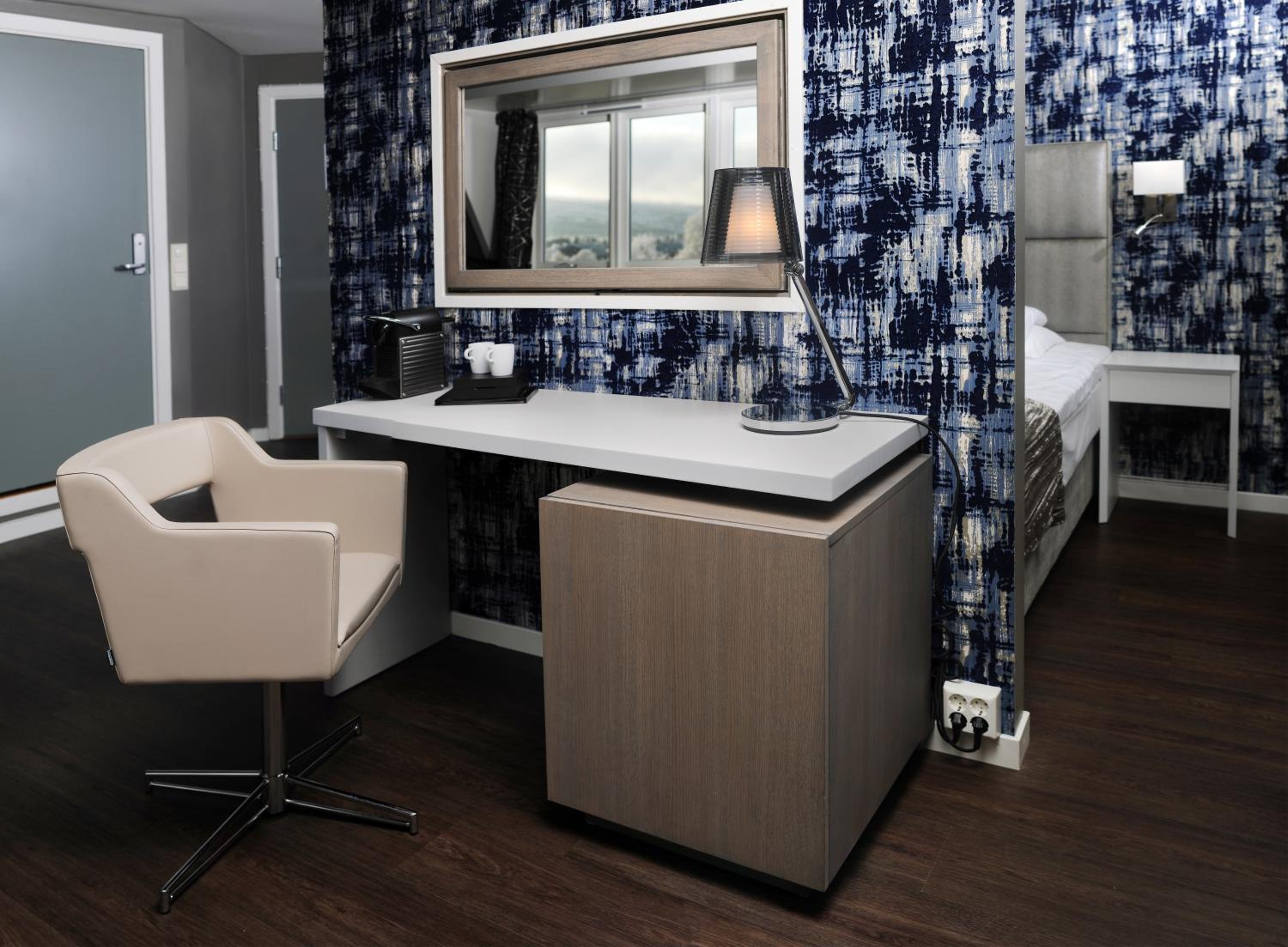 Suite - Photo 9