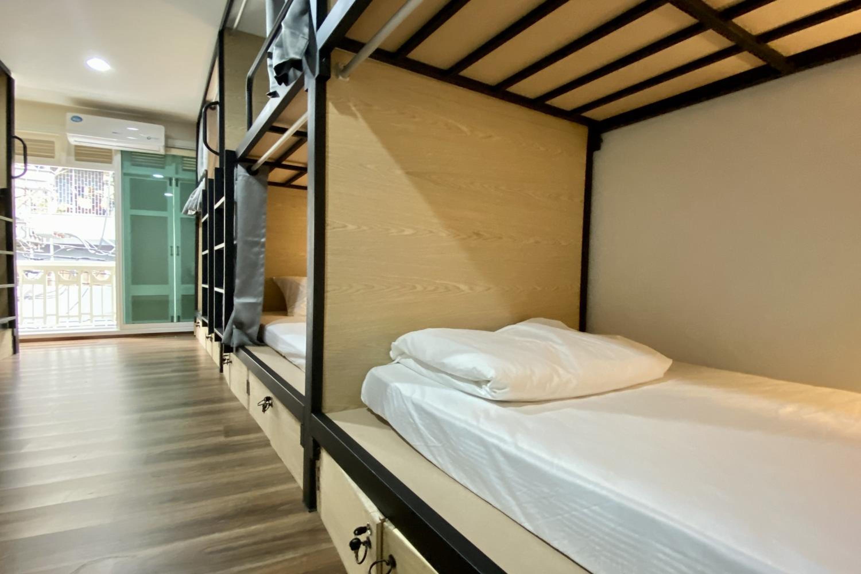 Bunk Bed in Female Dormitory Room   photo 3