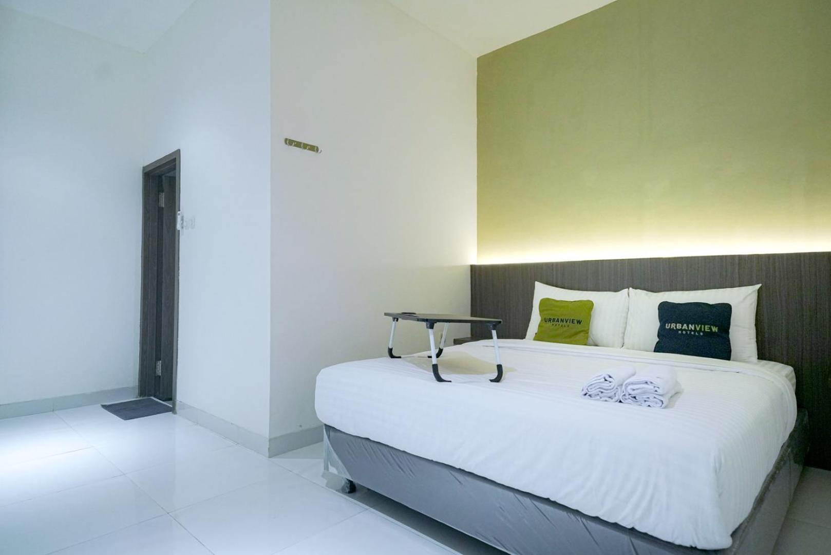 Deluxe Room - Photo 13
