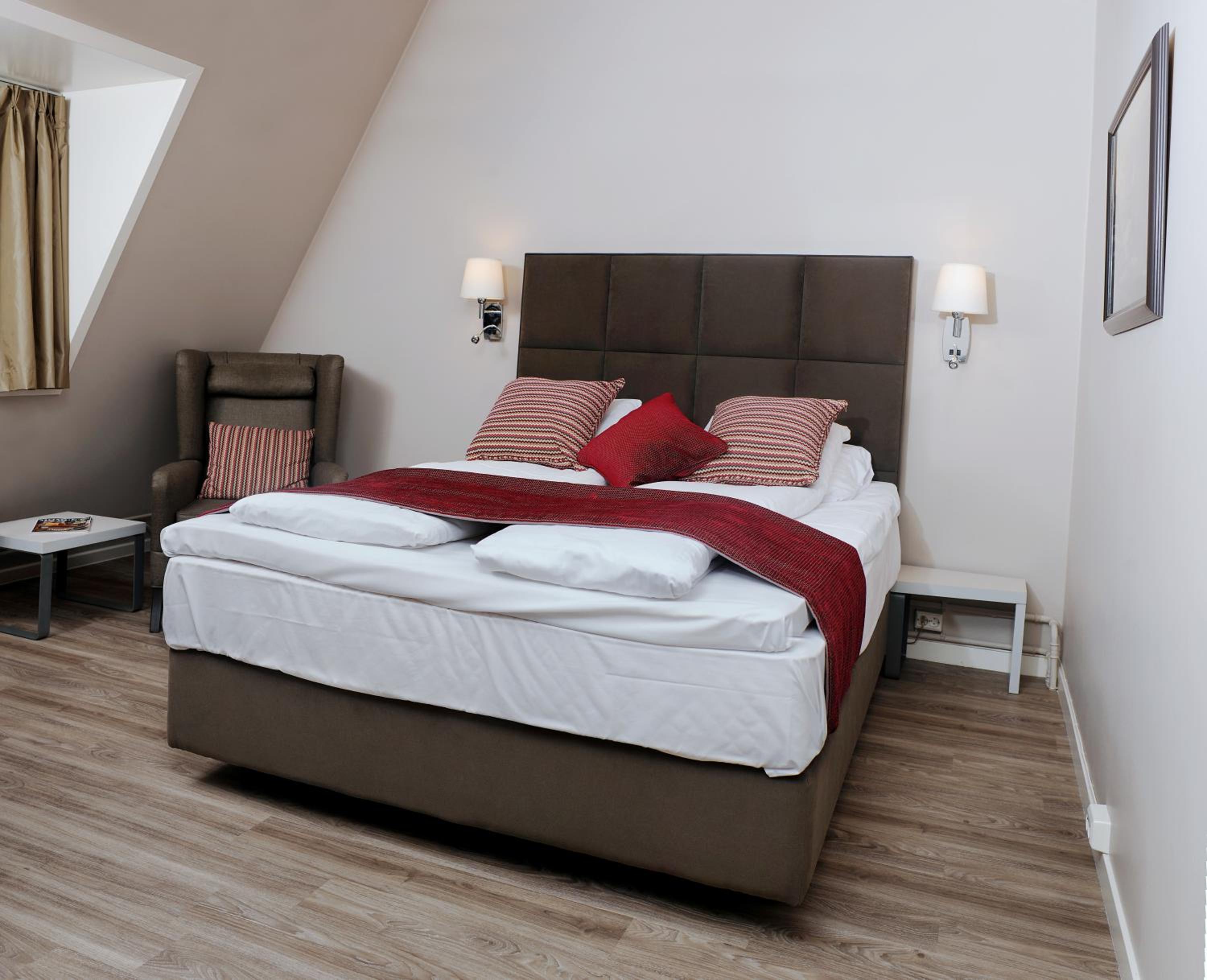 Standard Queen Room - Photo 9
