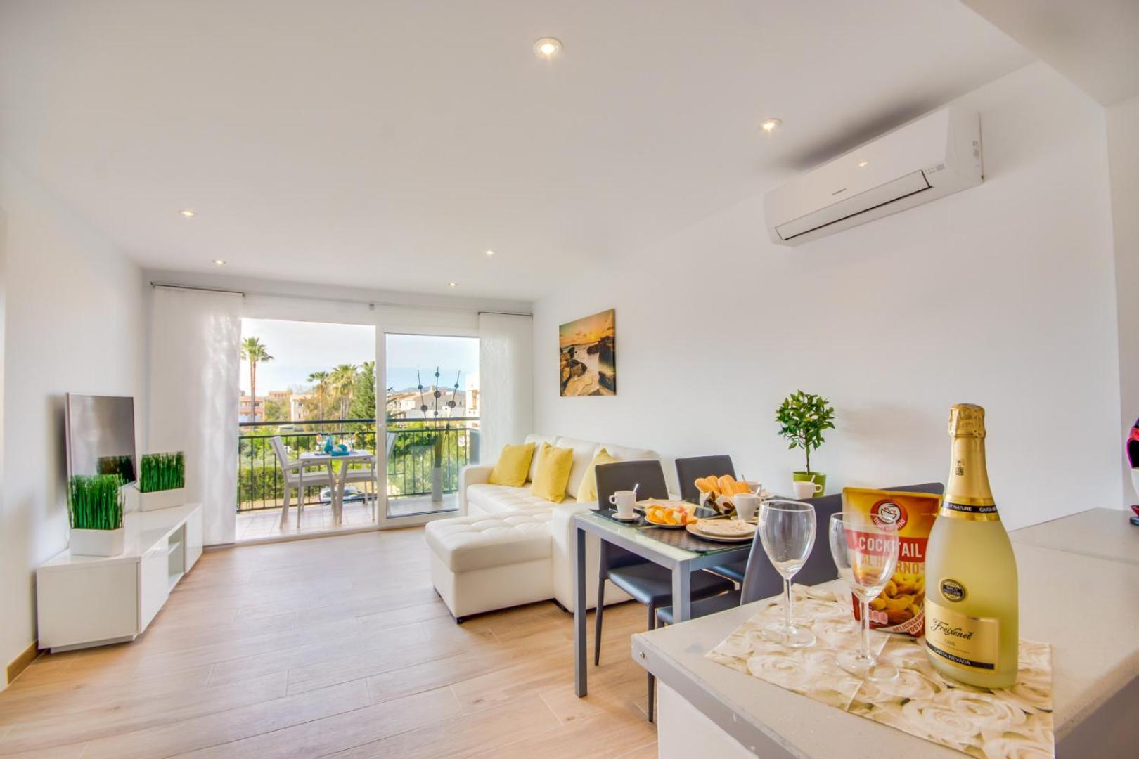 Apartamento con Balcón