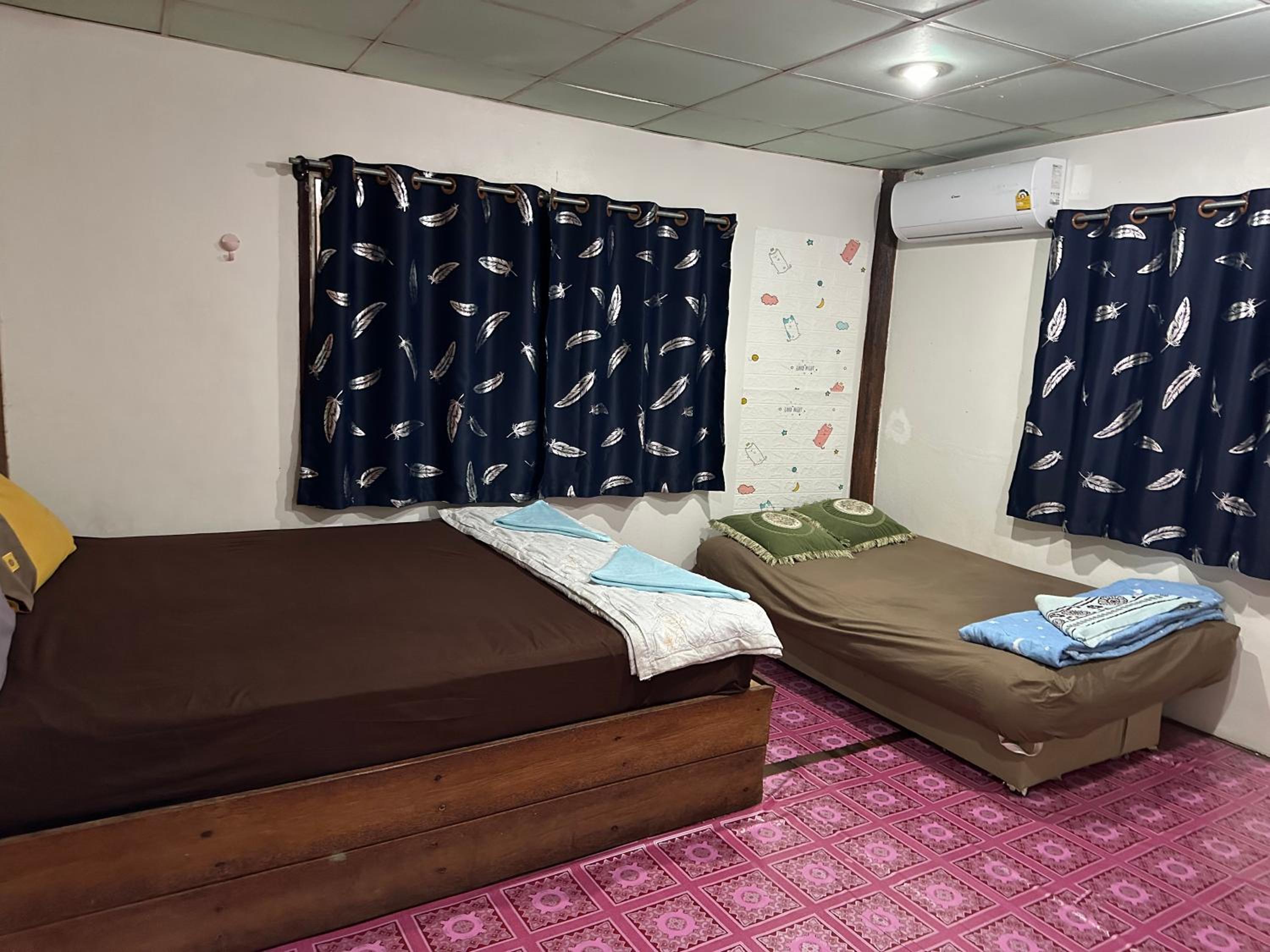 Quadruple Room with Bathroom photo 2