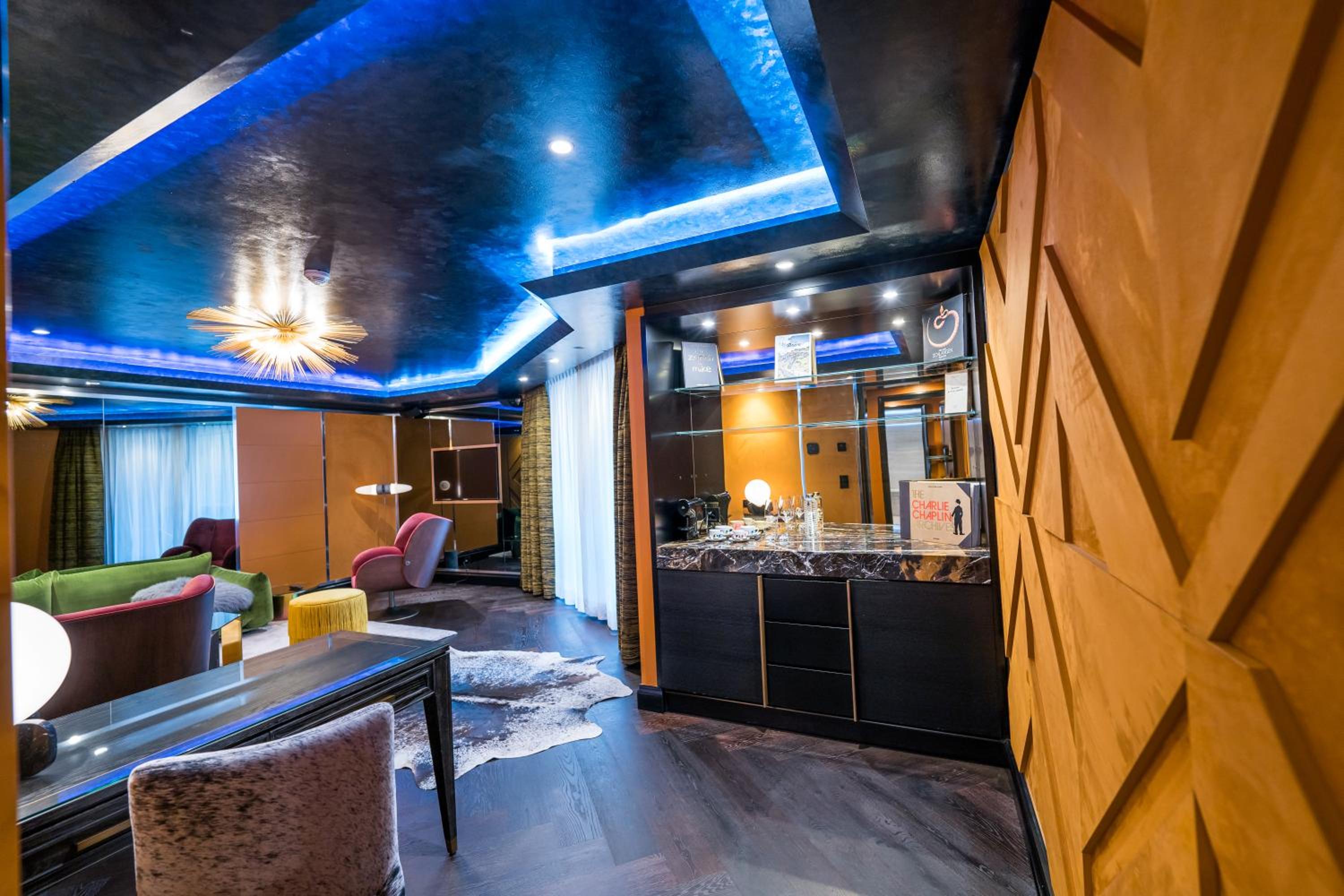 Superior | East Wing, Including New Year Dinner & Party at Soul Street thumbnail 5