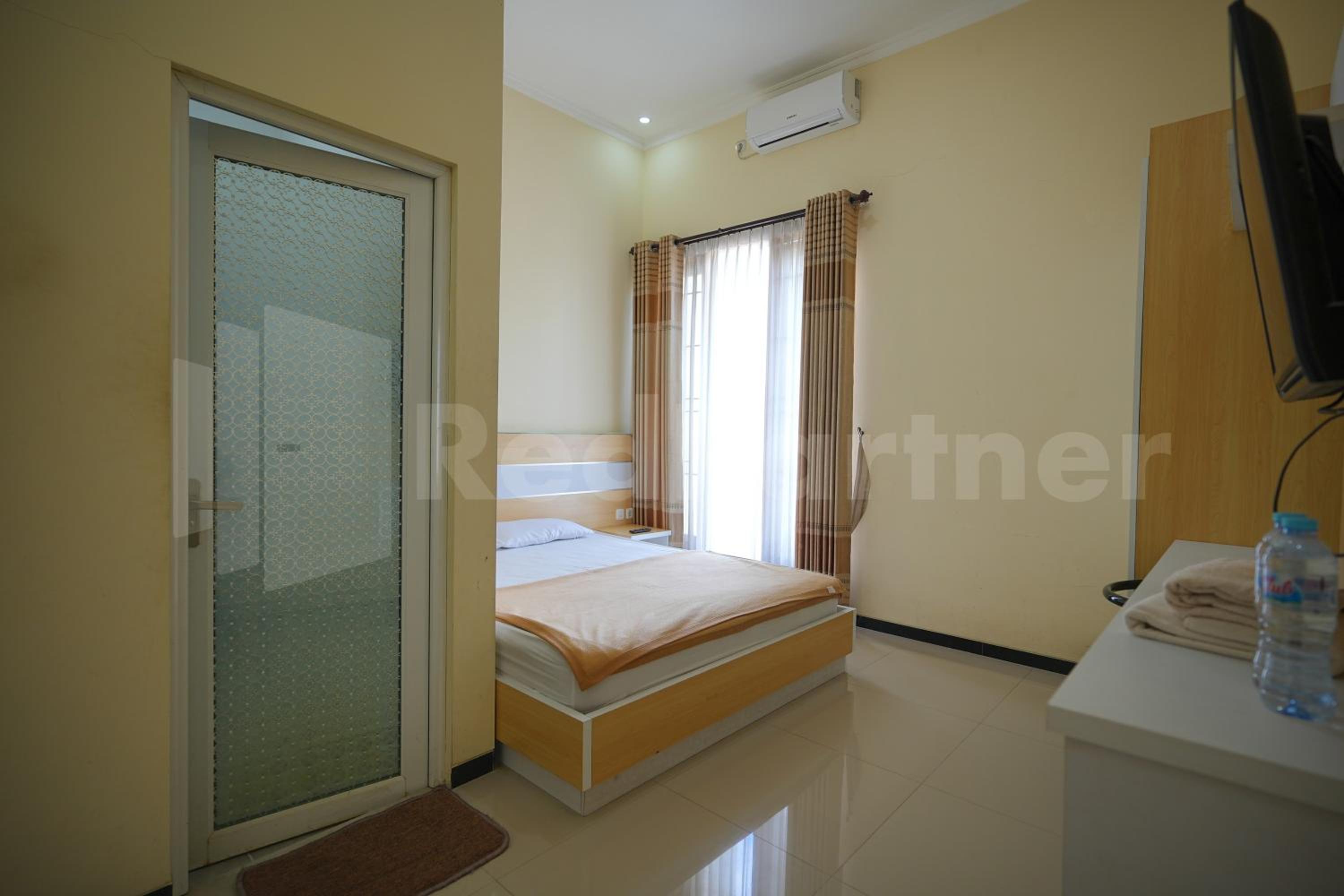 Standard Double Room - Photo 7