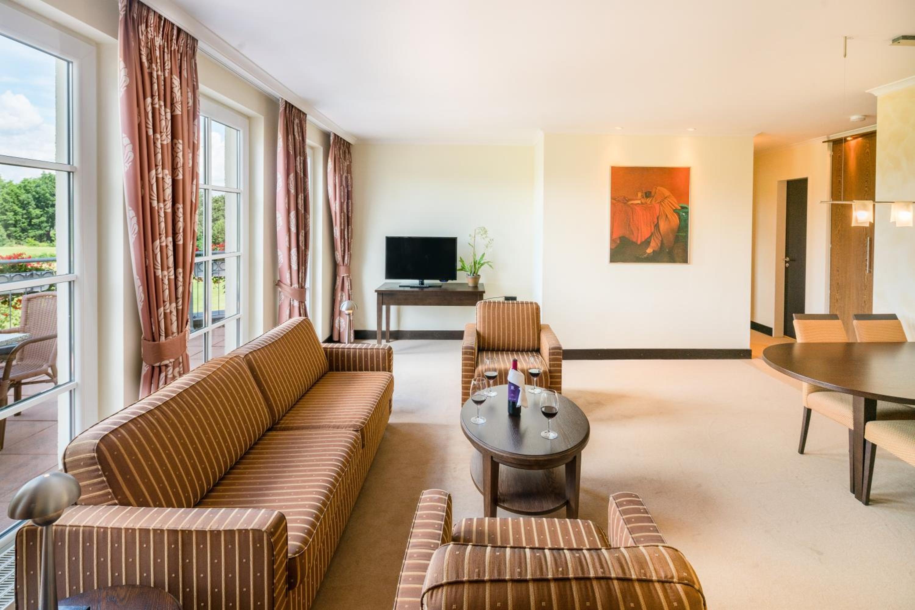 Two-Bedroom Suite - Castanea (4 Adults) photo 1