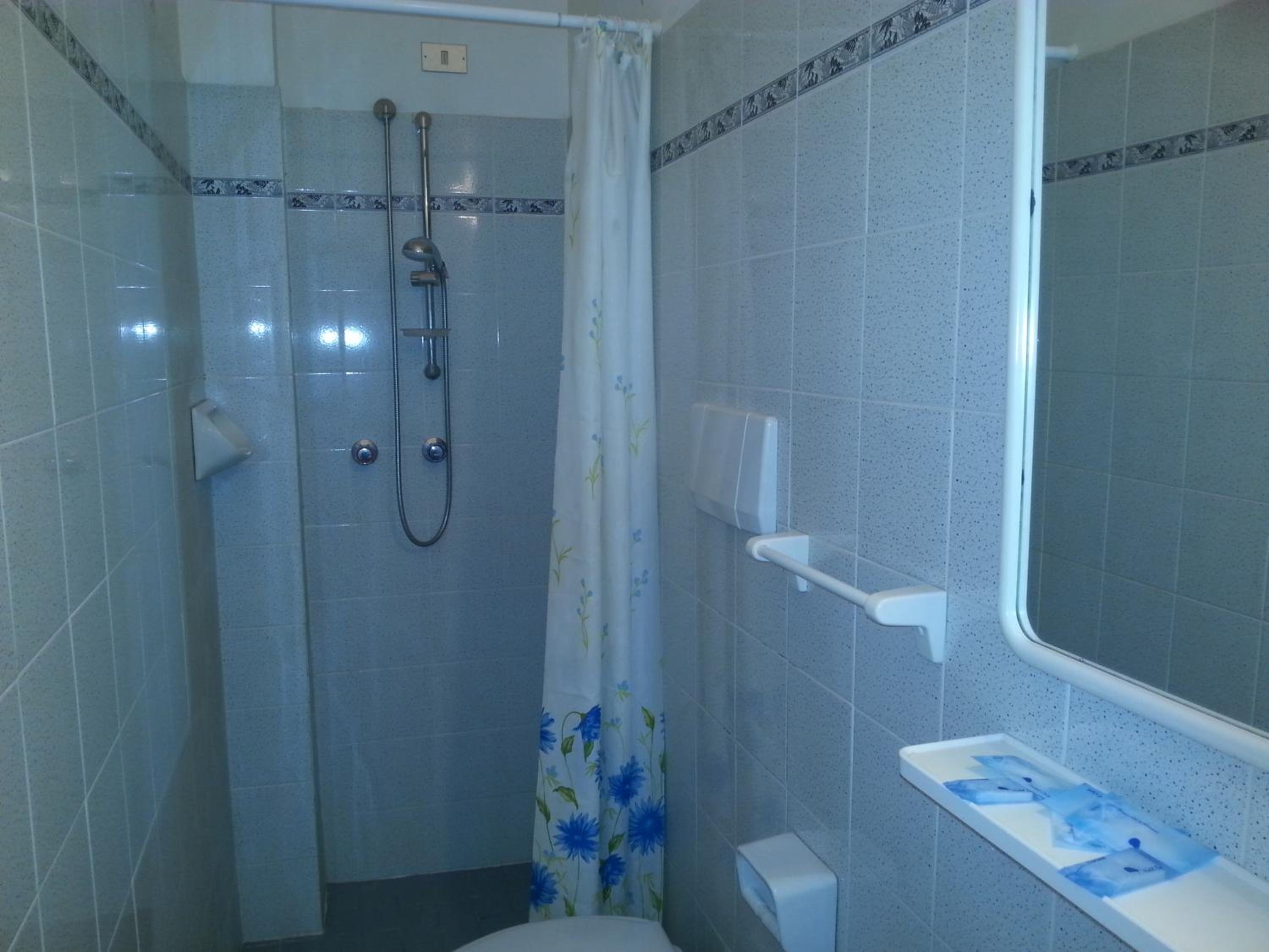 Double or Twin Room with Balcony - Photo 35