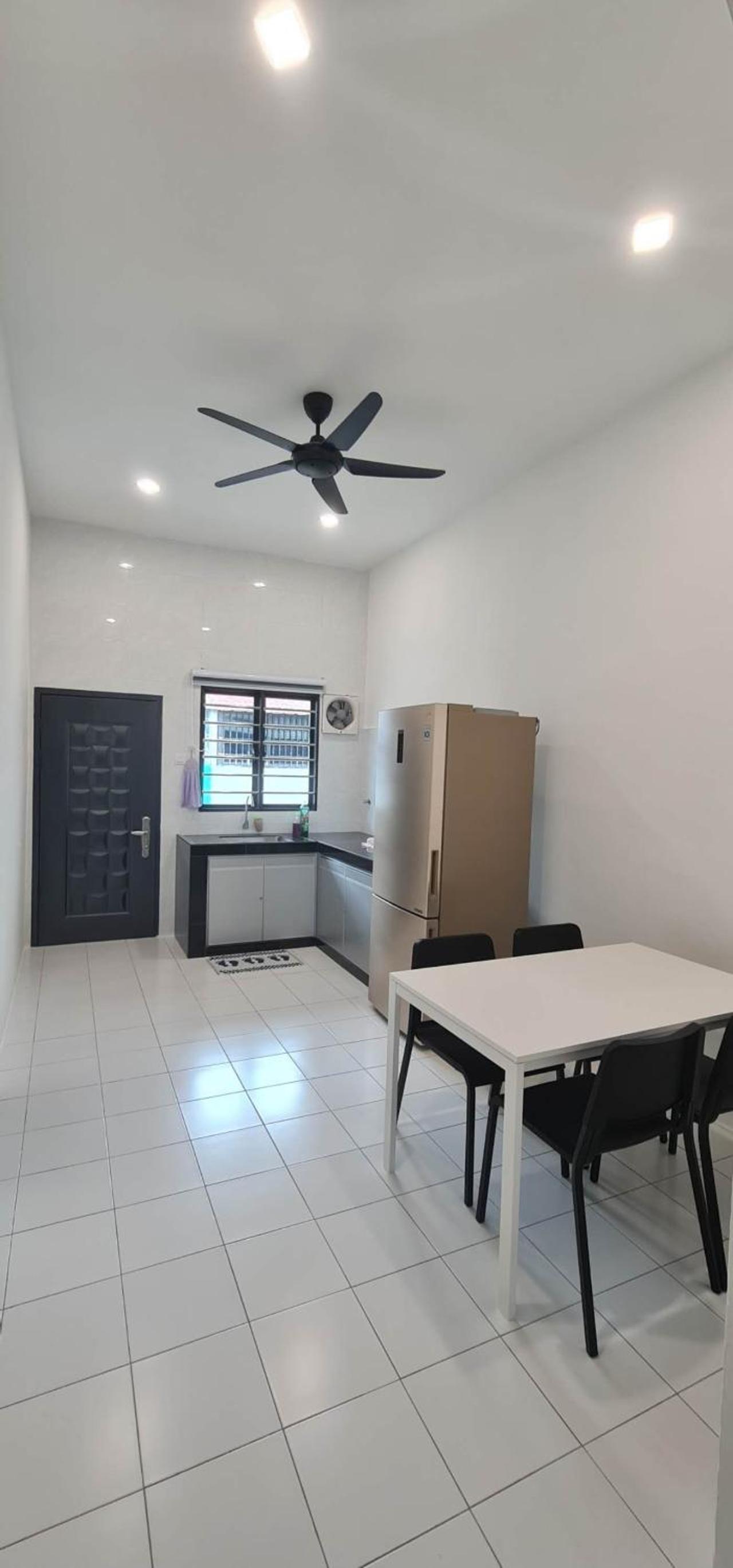 Three-Bedroom House photo 3