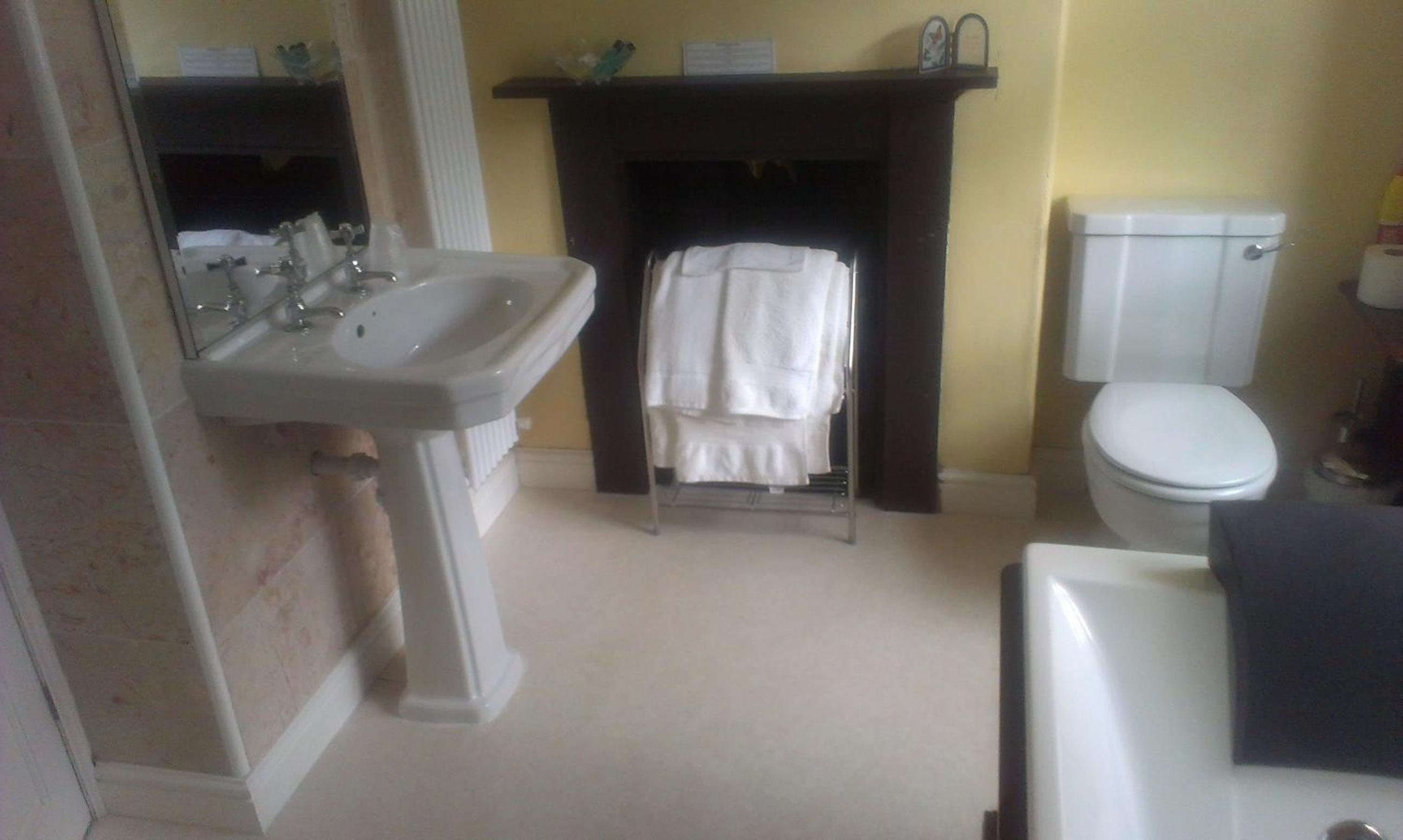 Double or Twin Room with Private External Bathroom photo 3