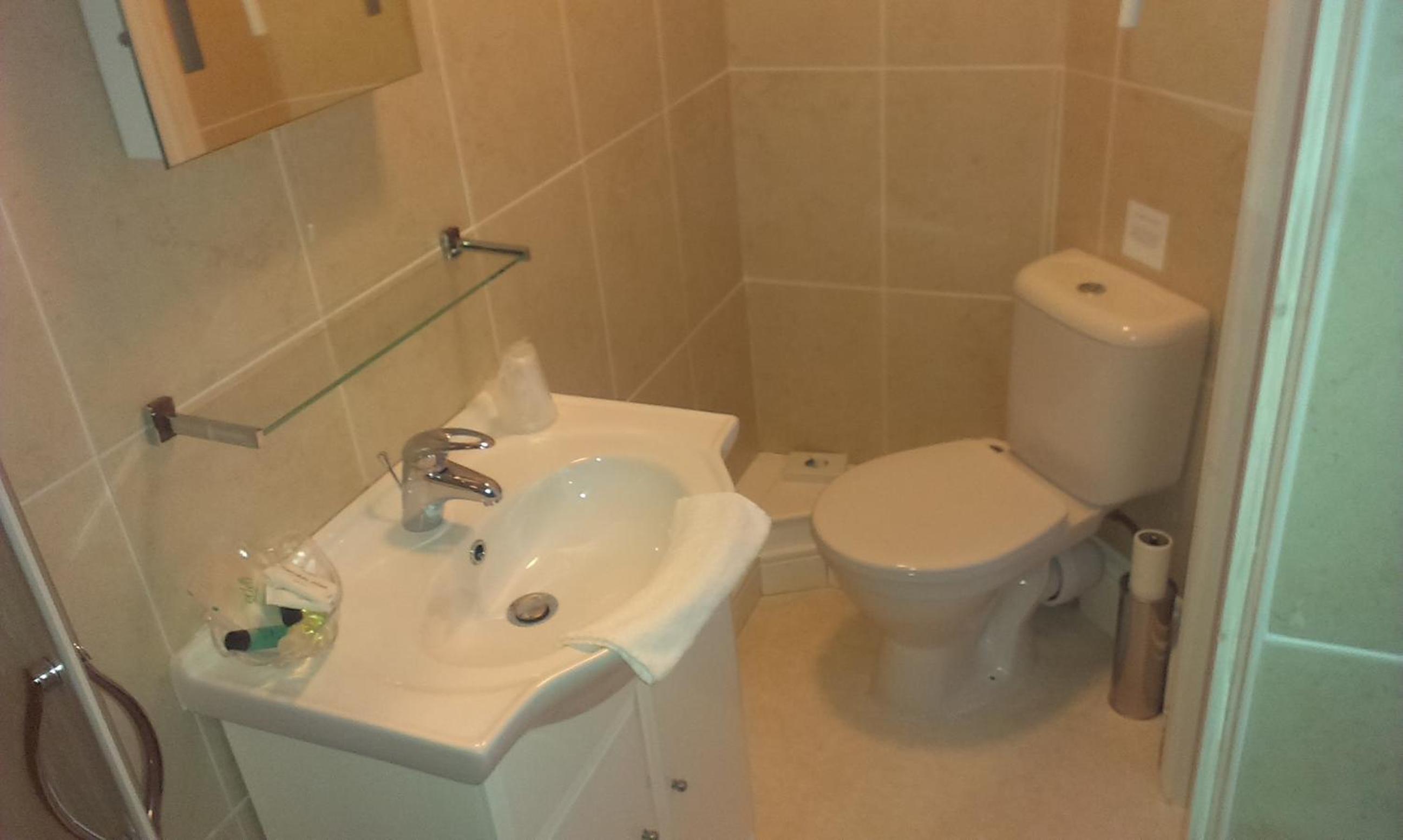Double or Twin Room with Shower photo 3