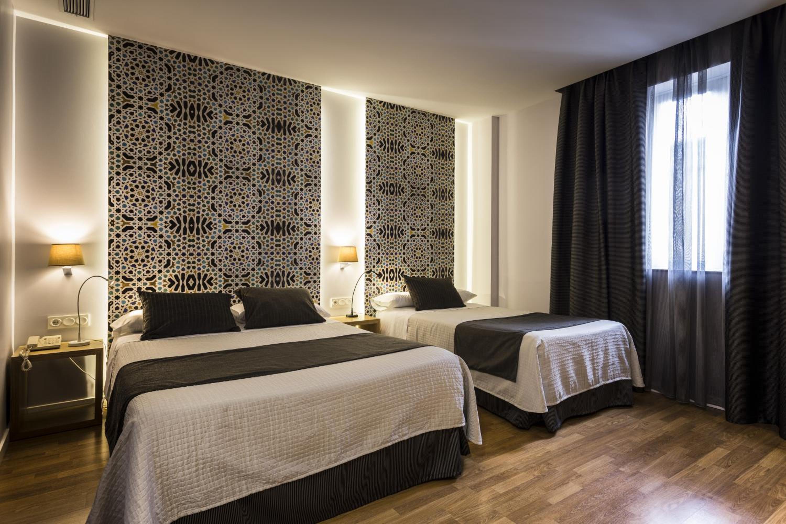 Quadruple Room - Photo 1