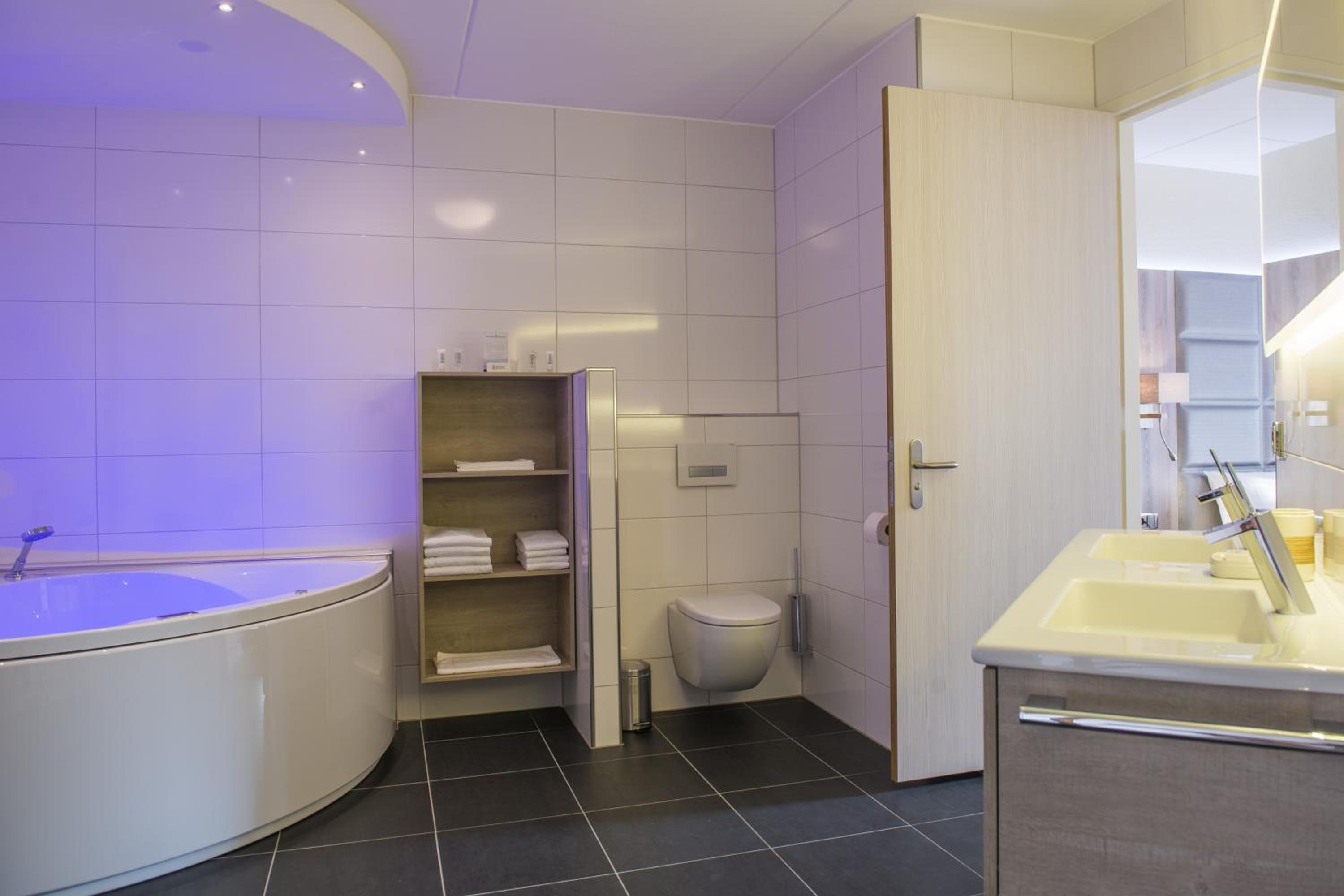 Luxury Quadruple Room - Photo 3