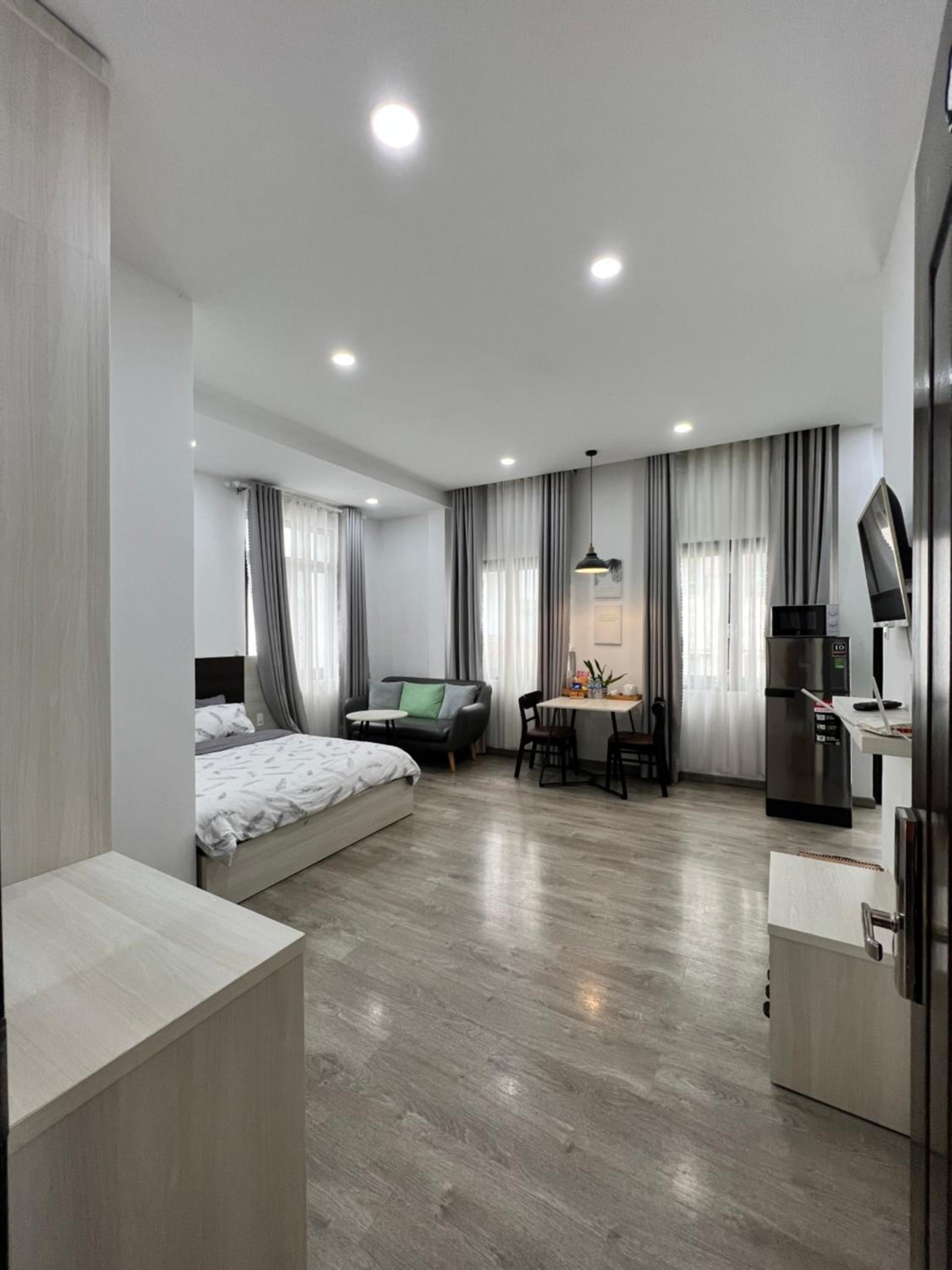 Studio Apartment - Photo 9