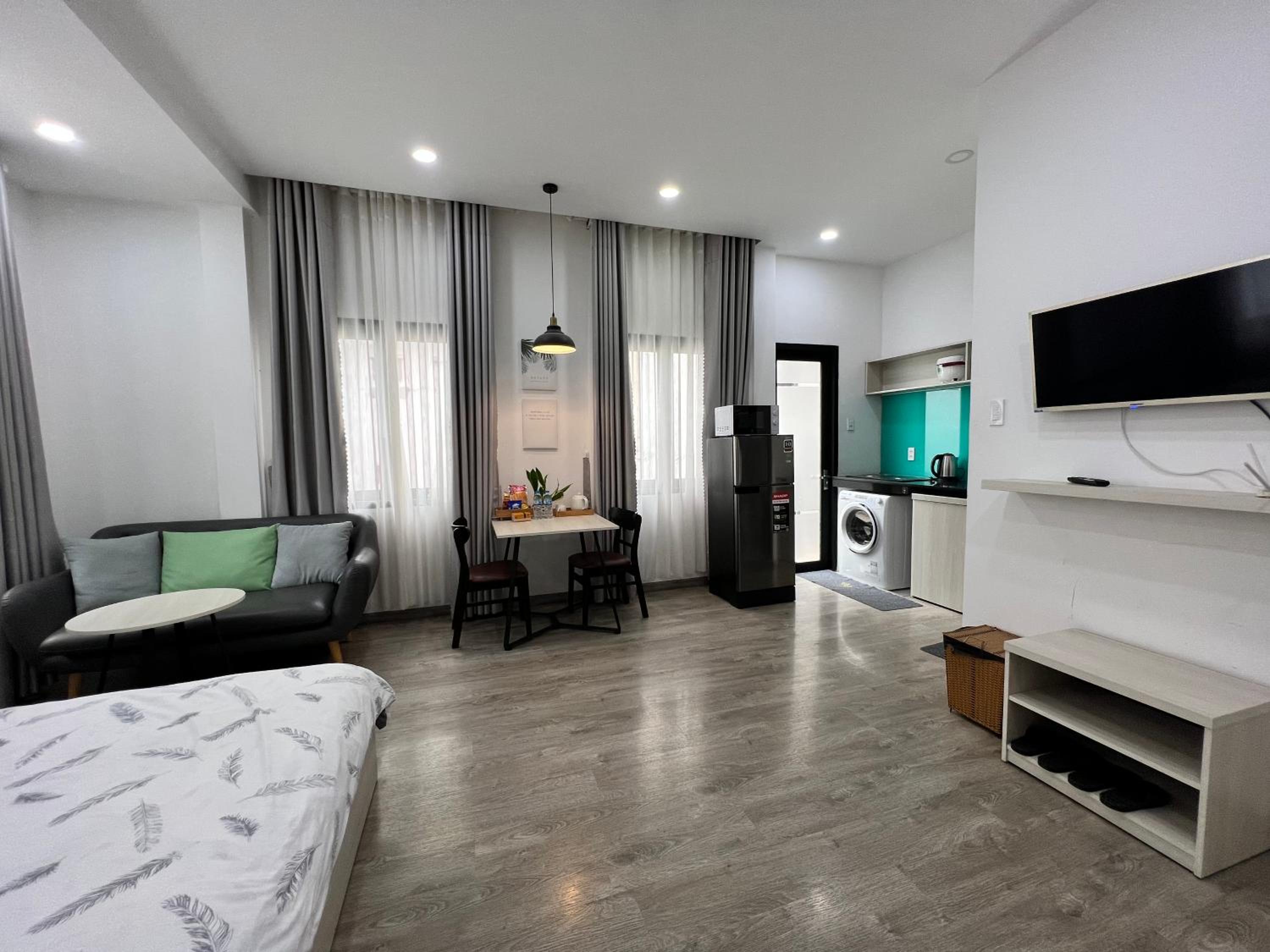 Studio Apartment - Photo 8