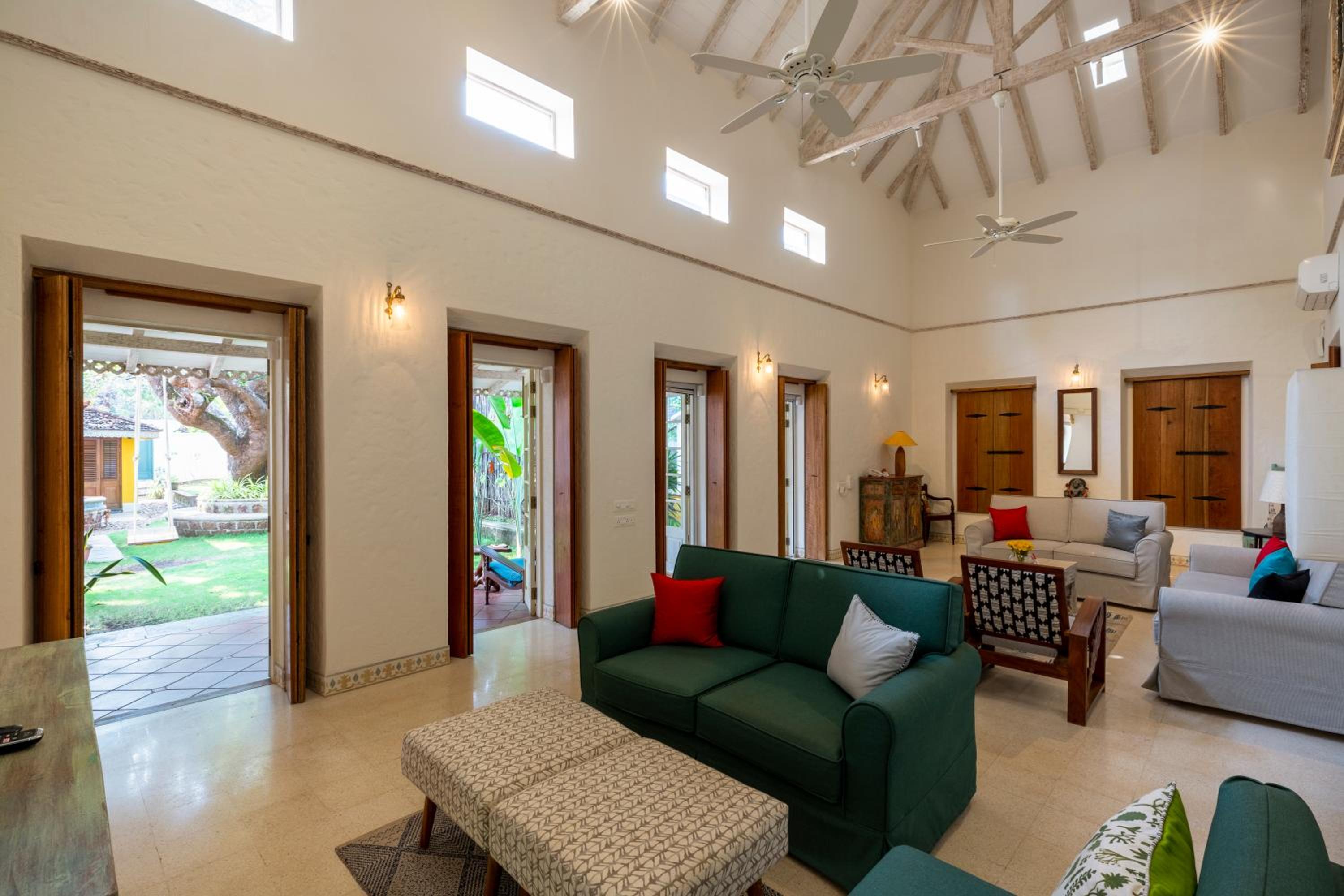Villa - Photo 3
