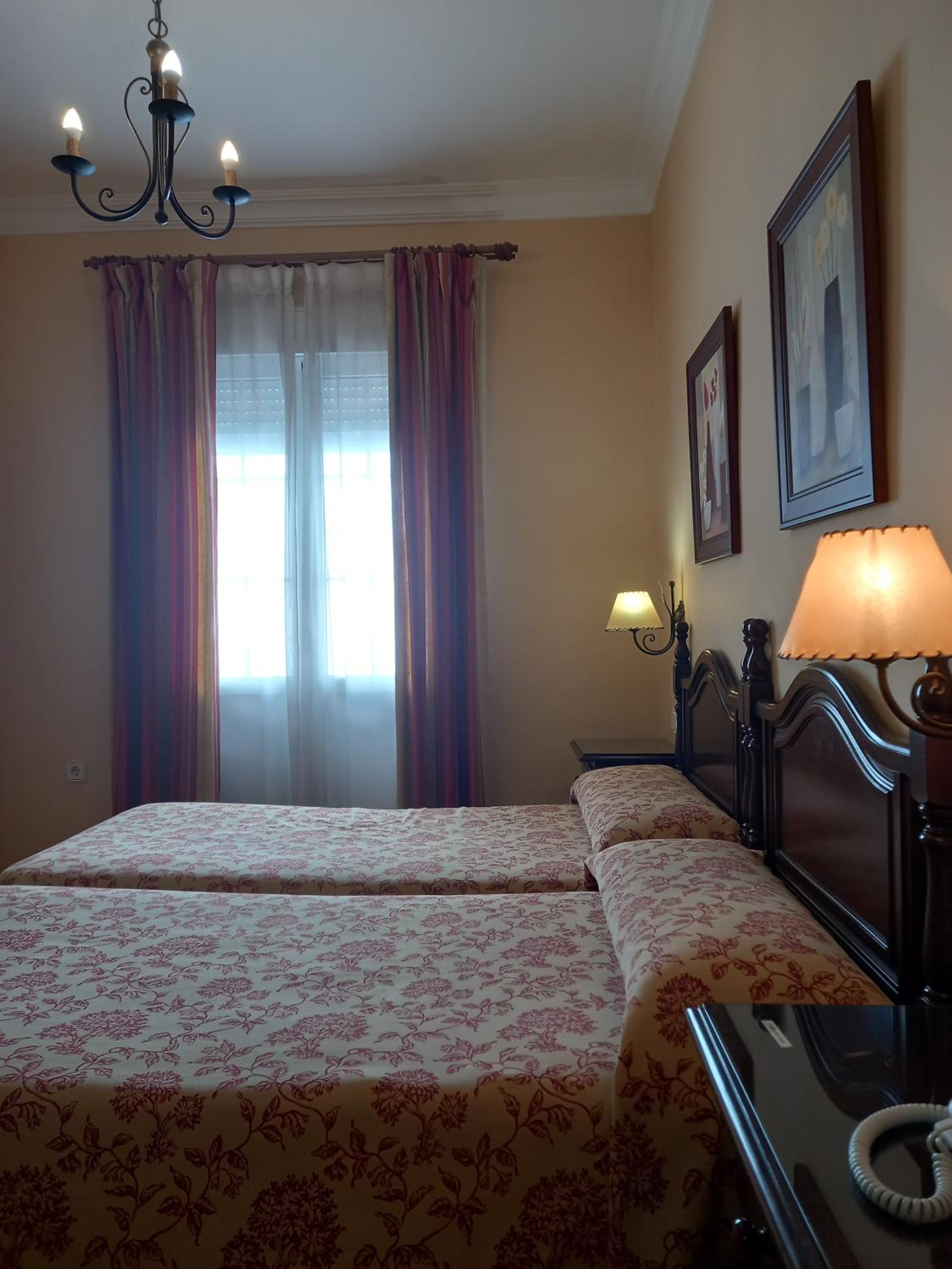 Double Room with Balcony - Photo 12