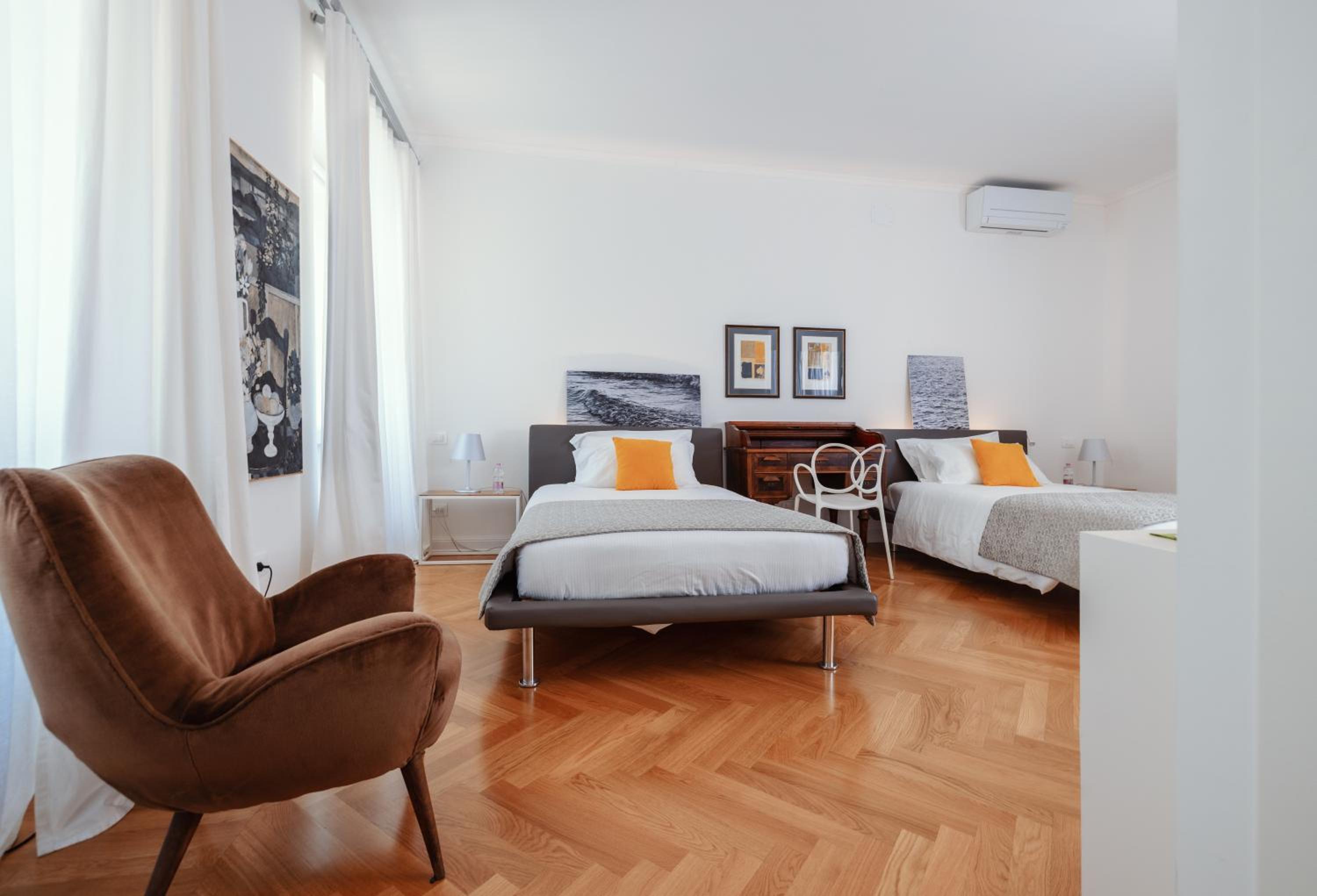 Deluxe Double or Twin Room photo 1