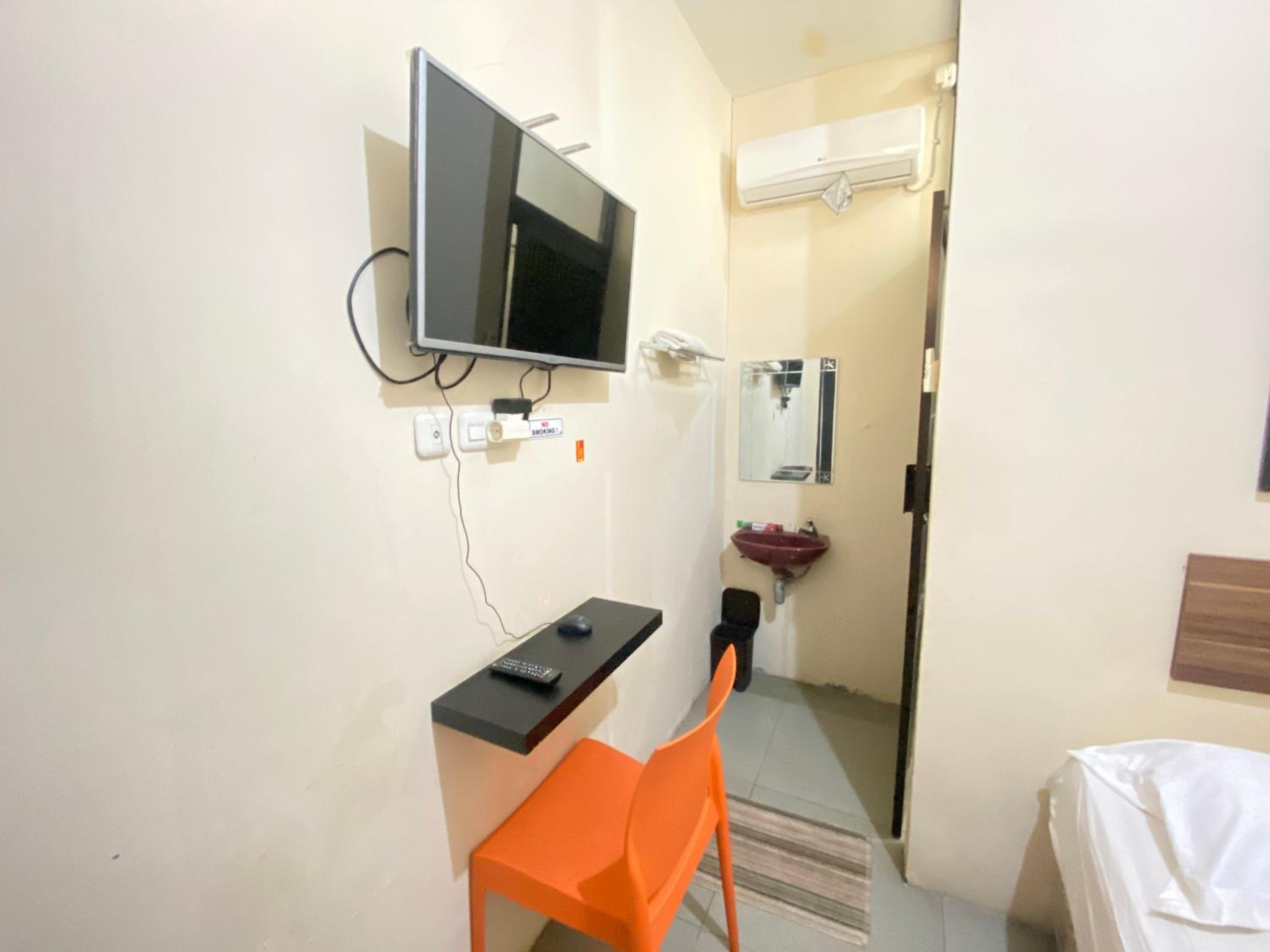 Economy Double Room photo 3
