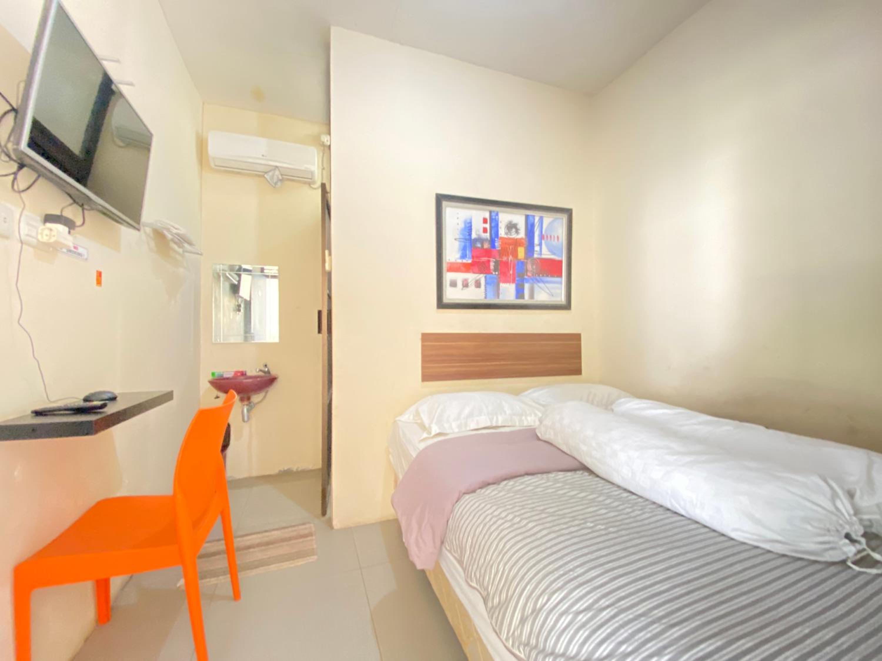 Economy Double Room photo 2