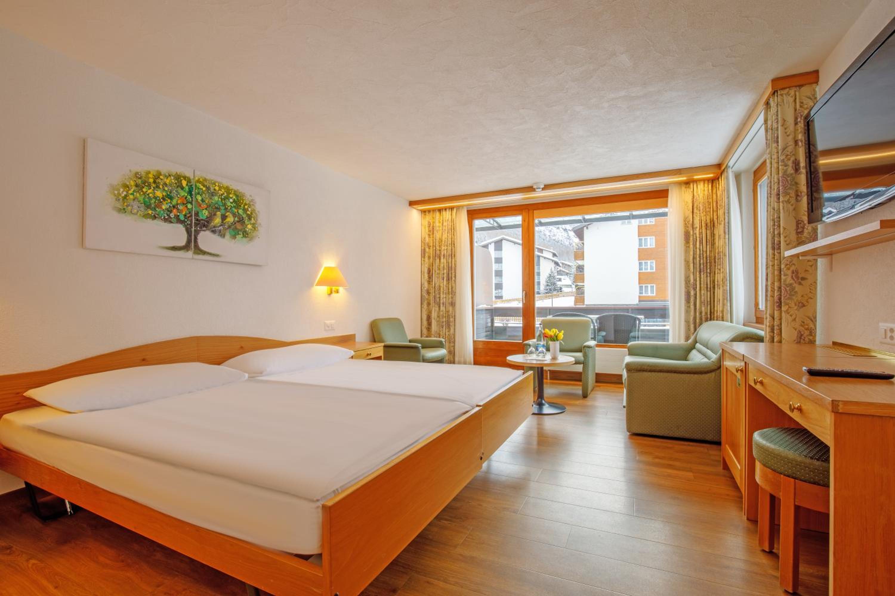 Comfort Double Room with Balcony and Mountain View photo 1