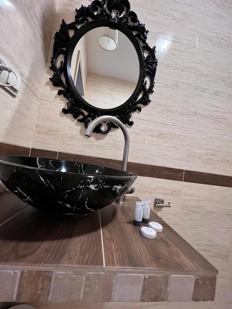 Large Double or Twin Room photo 3