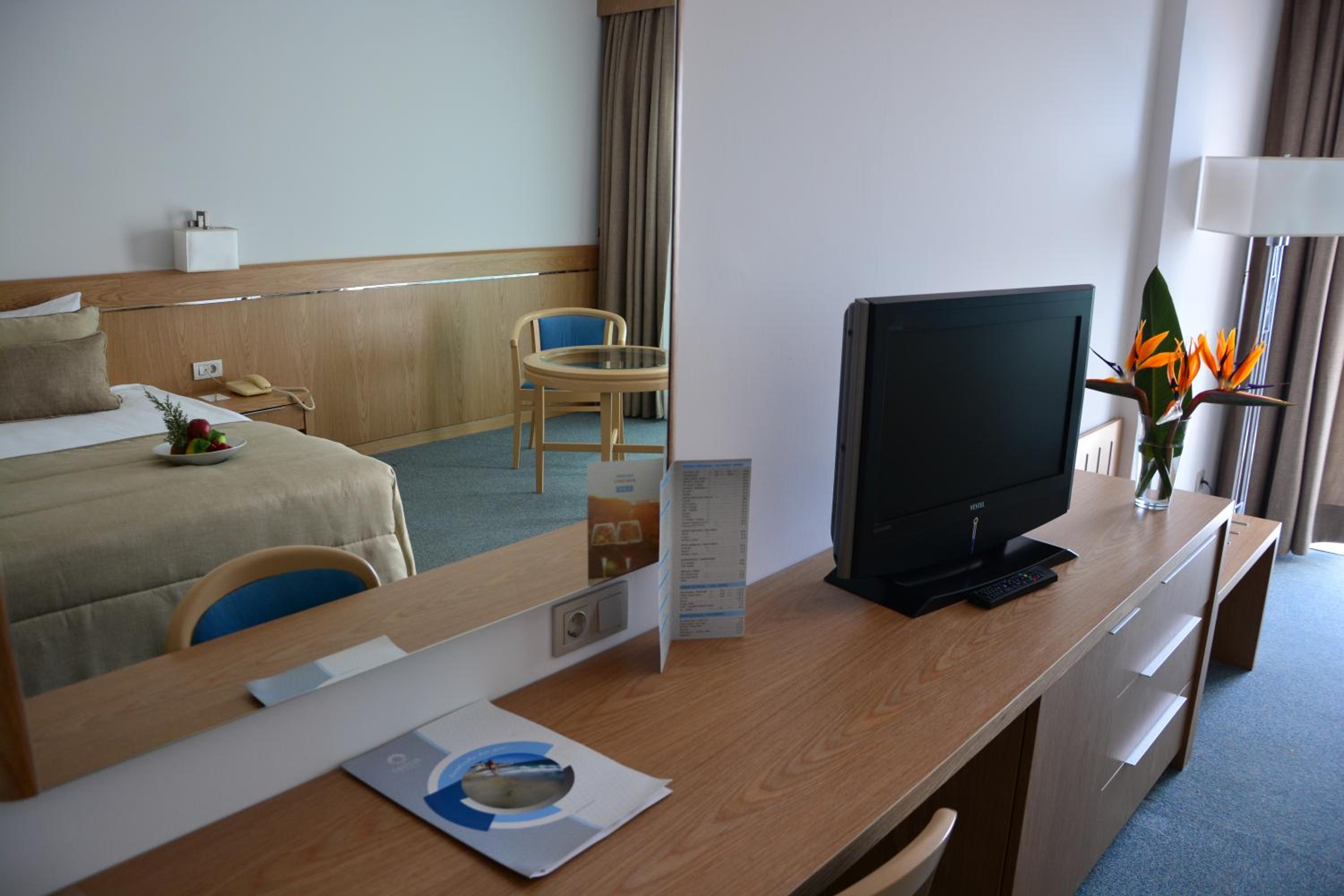 Double Room with Garden View - Photo 7