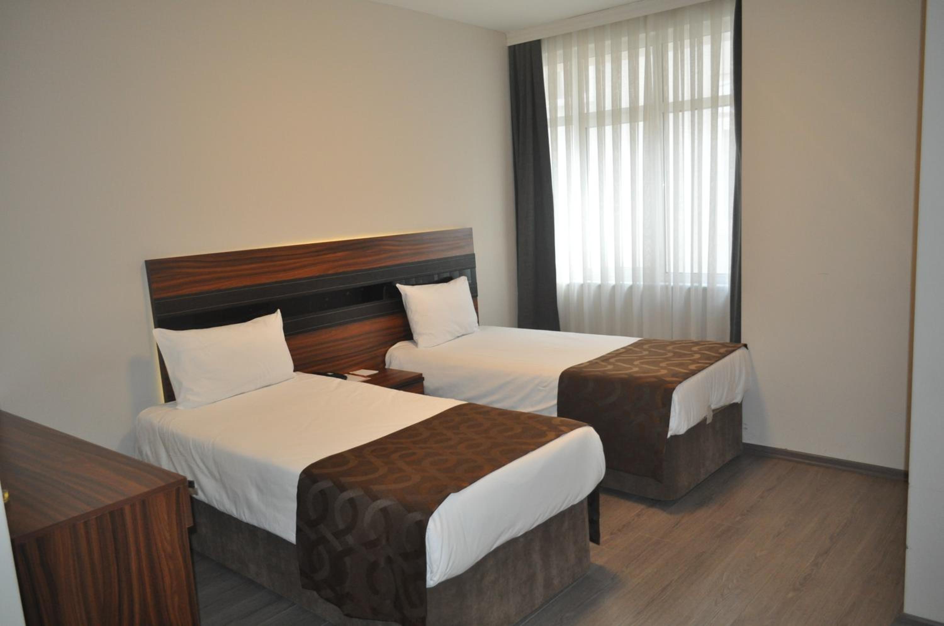 Standard Double or Twin Room photo 1