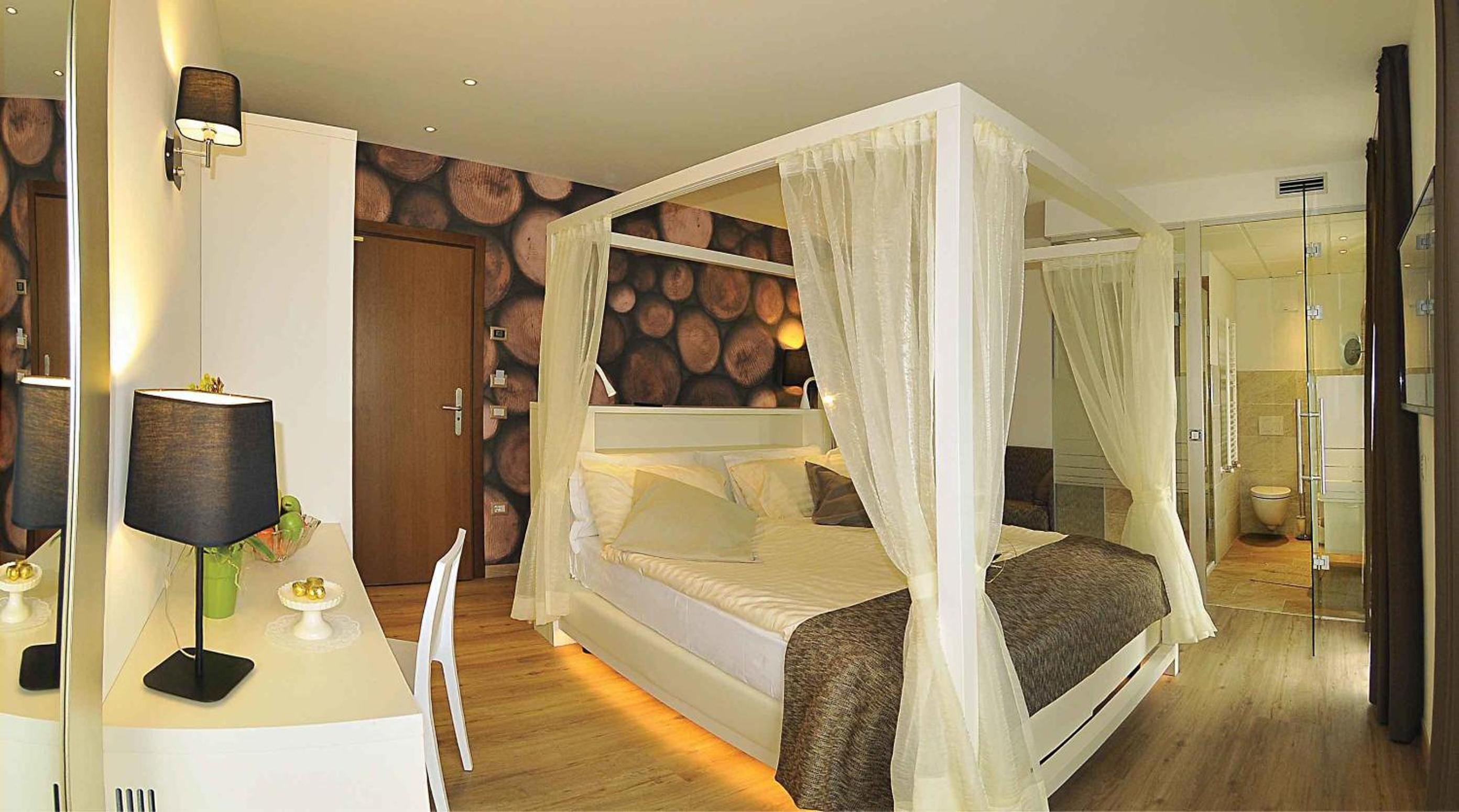 Superior Deluxe Double Room  - Photo 8