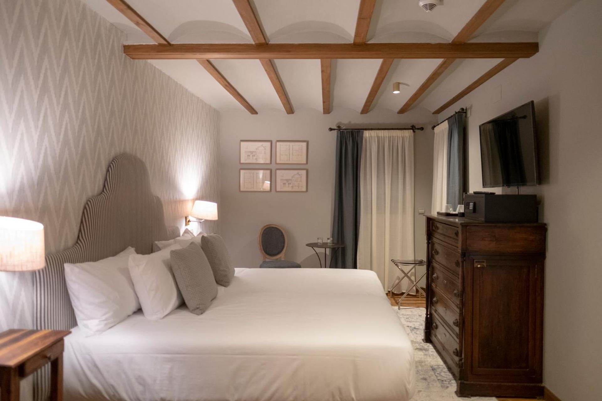 Interior Double or Twin Room photo 3