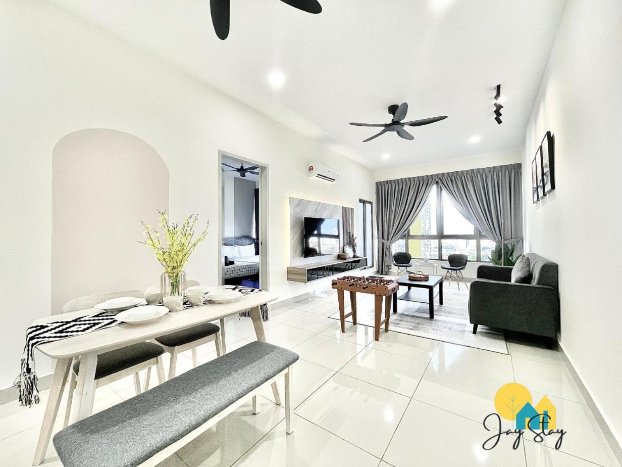 Two-Bedroom Apartment - Photo 4