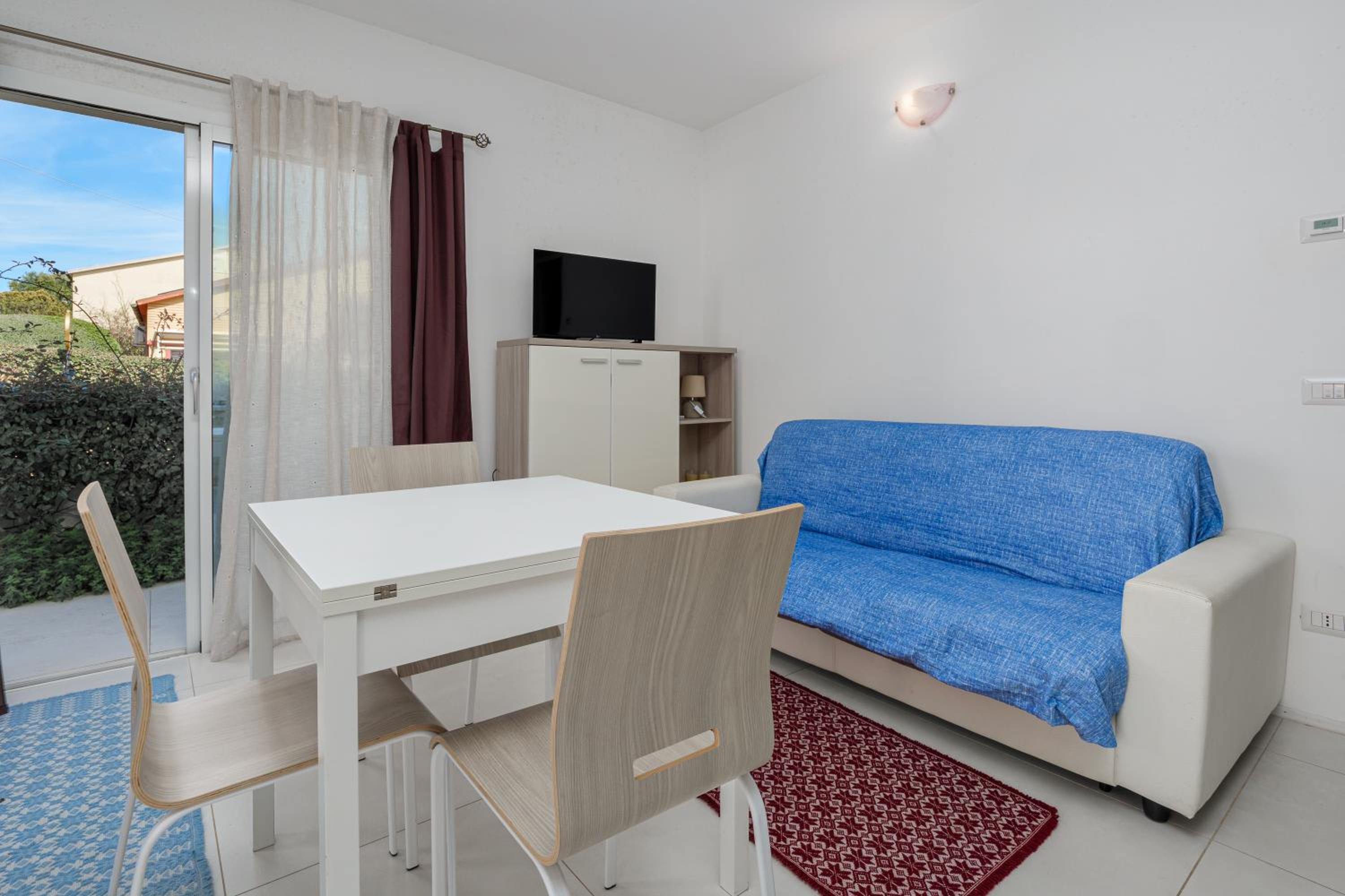 Two-Bedroom Deluxe Apartment with Garden View