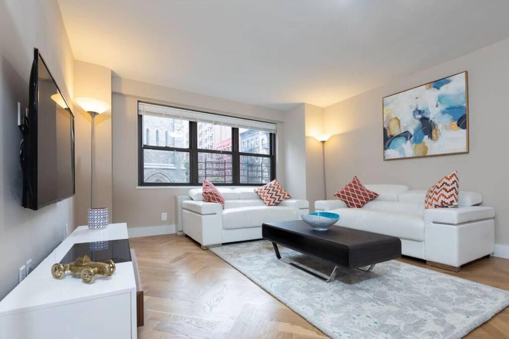 Three-Bedroom Apartment photo 1