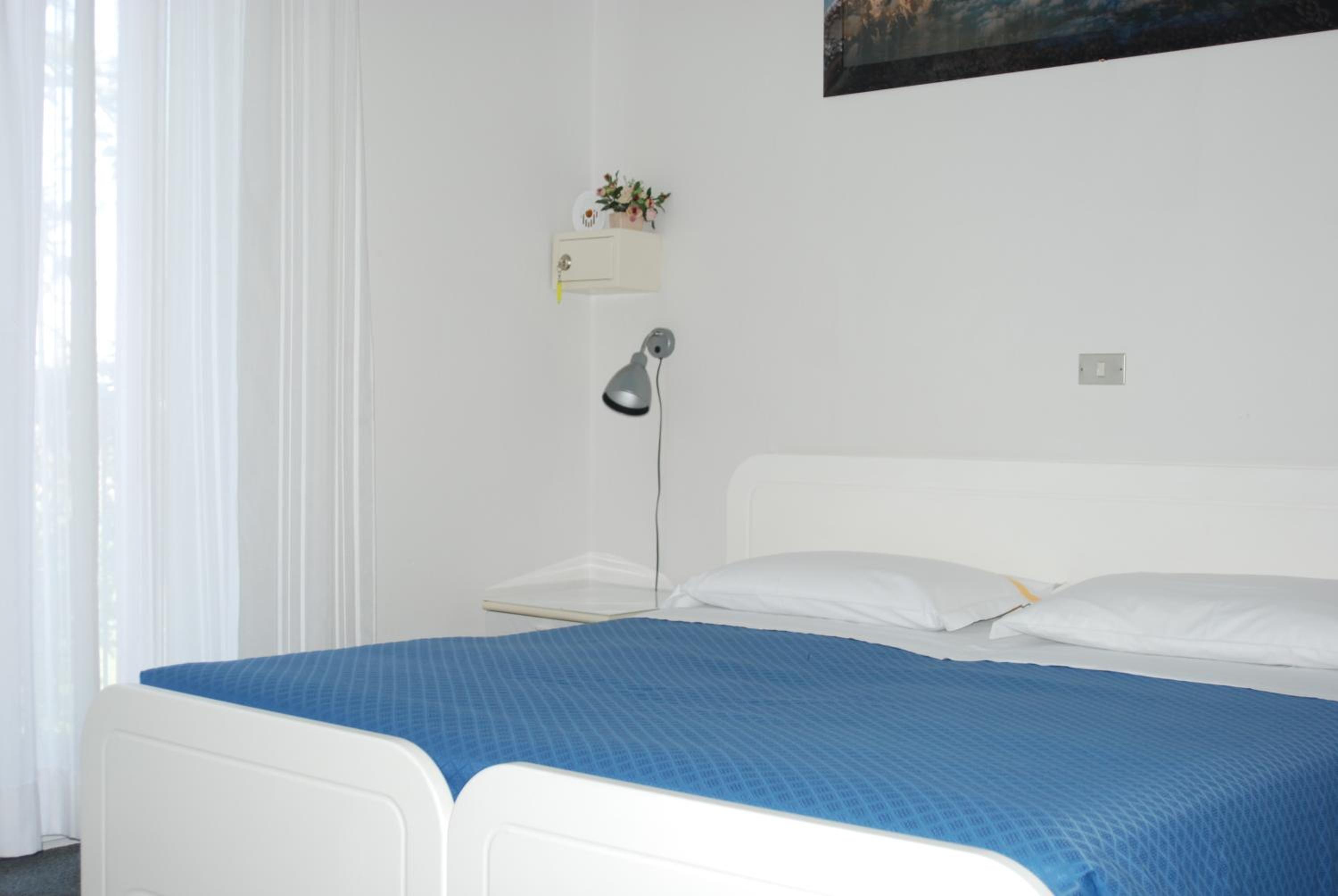 Double Room - Photo 31