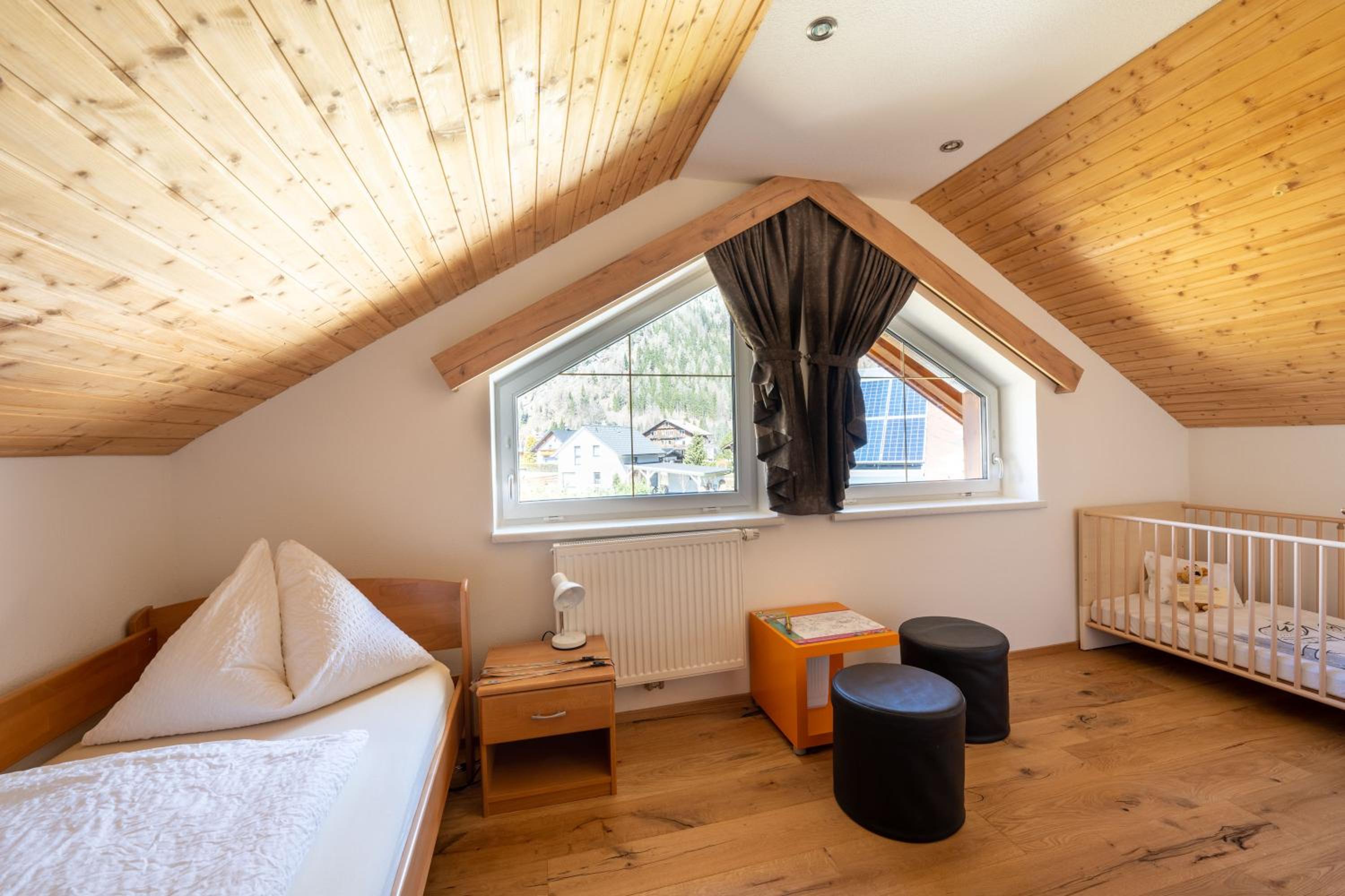 Family Room (2 Adults + 2 Children) - Photo 7