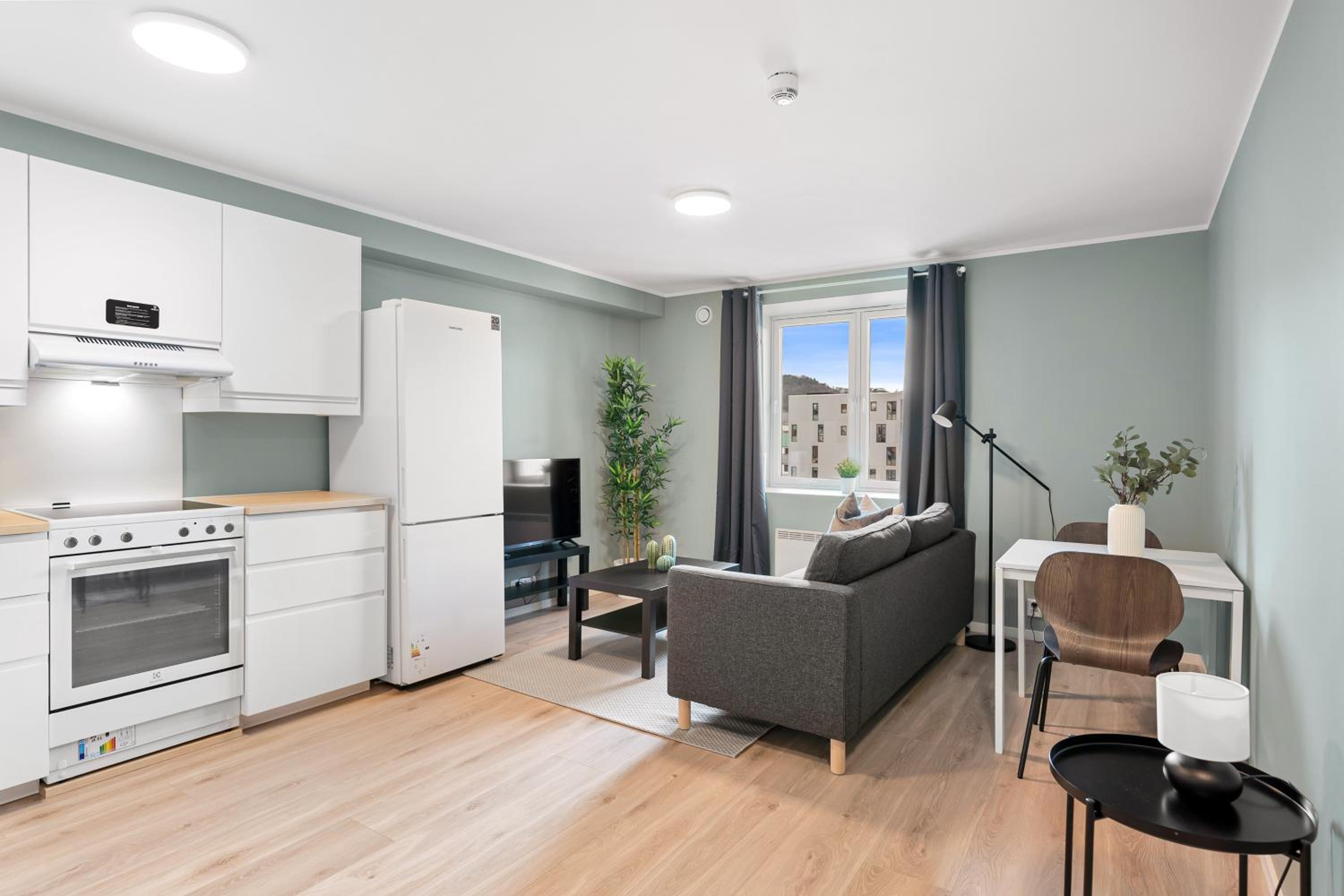 One-Bedroom Apartment photo 1