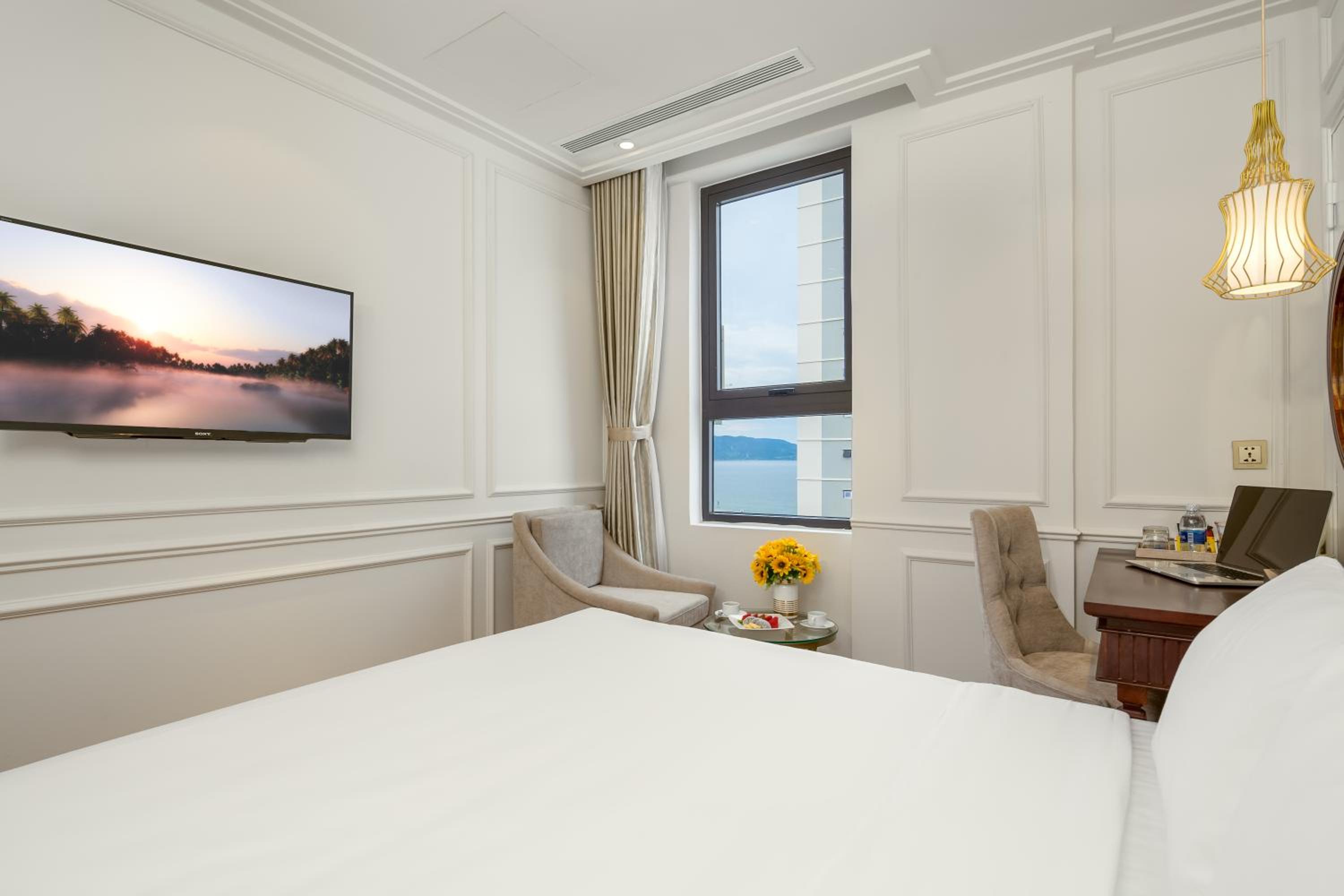 Standard Double Room - Photo 11