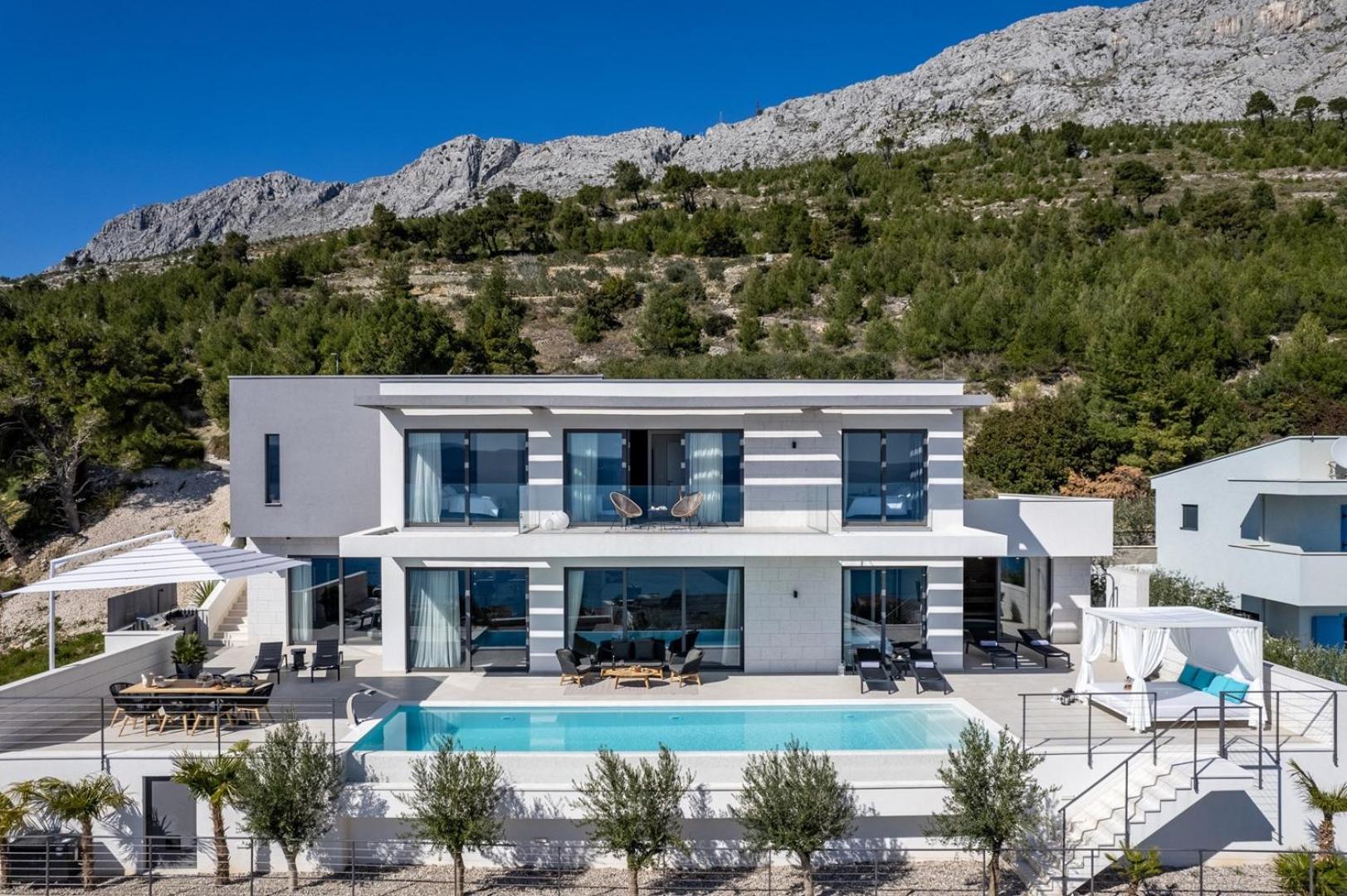 Villa with Private Pool photo 2