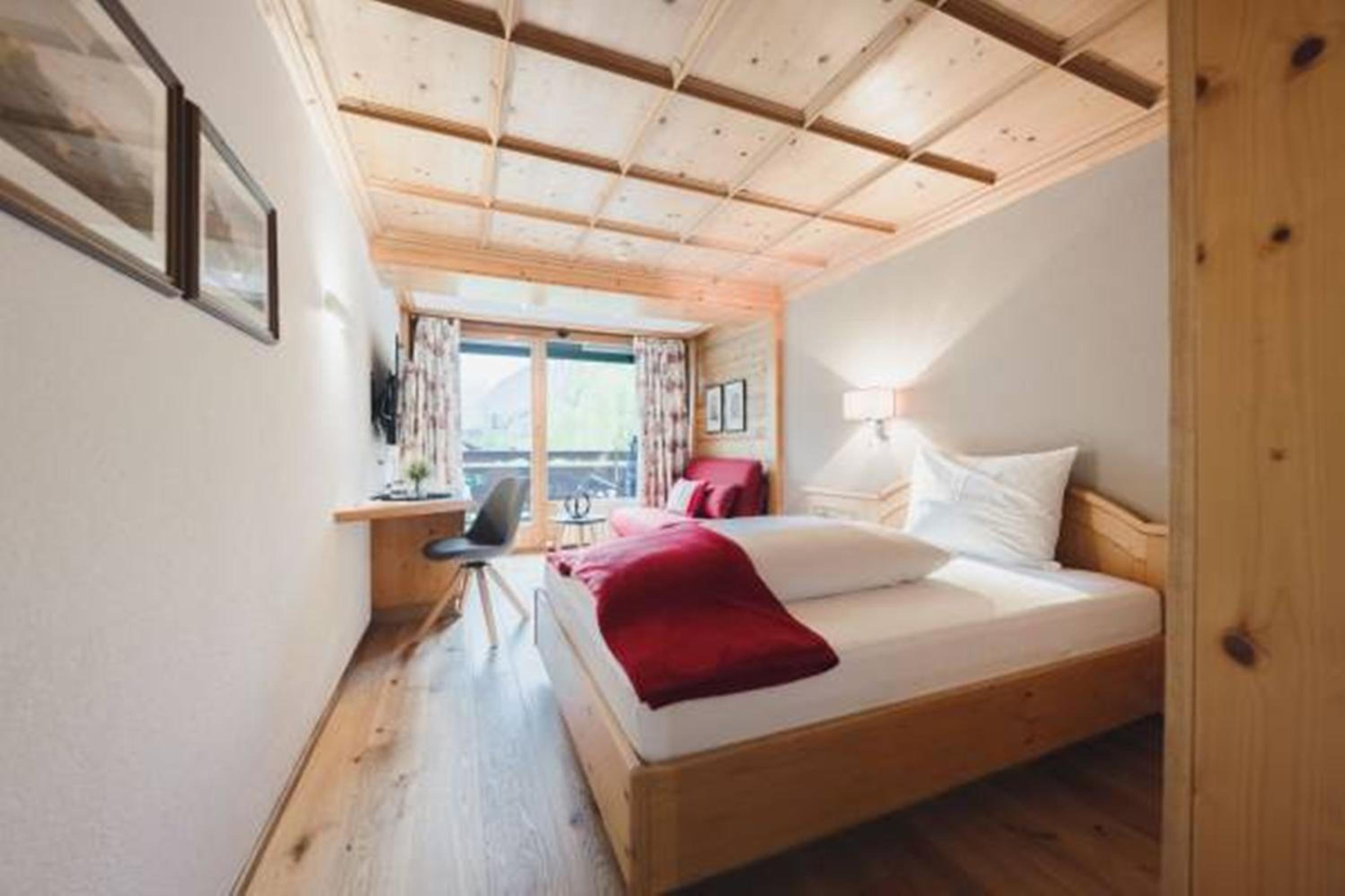 Cozy Single Room with Balcony photo 1